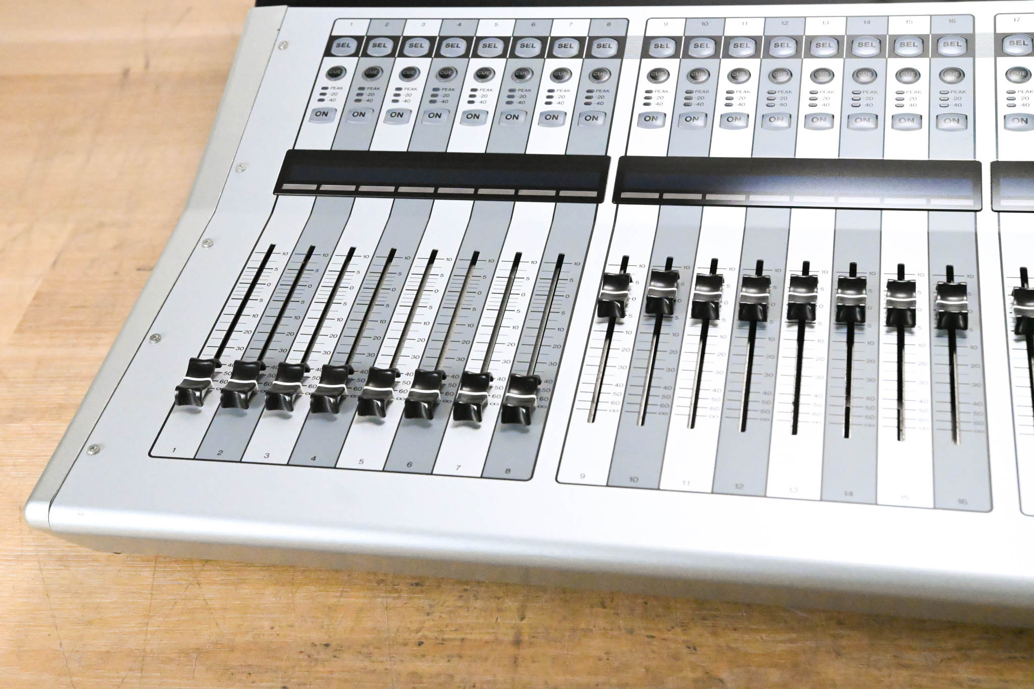 Yamaha TF3 24-Channel Digital Audio Mixer