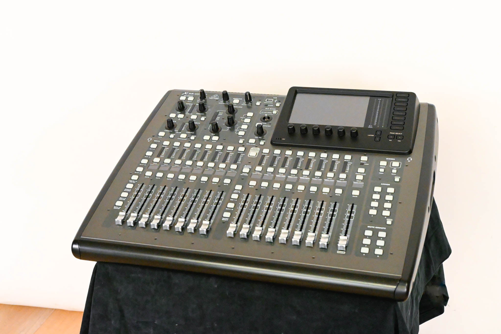 Behringer X32 Compact 40-Channel Digital Audio Console