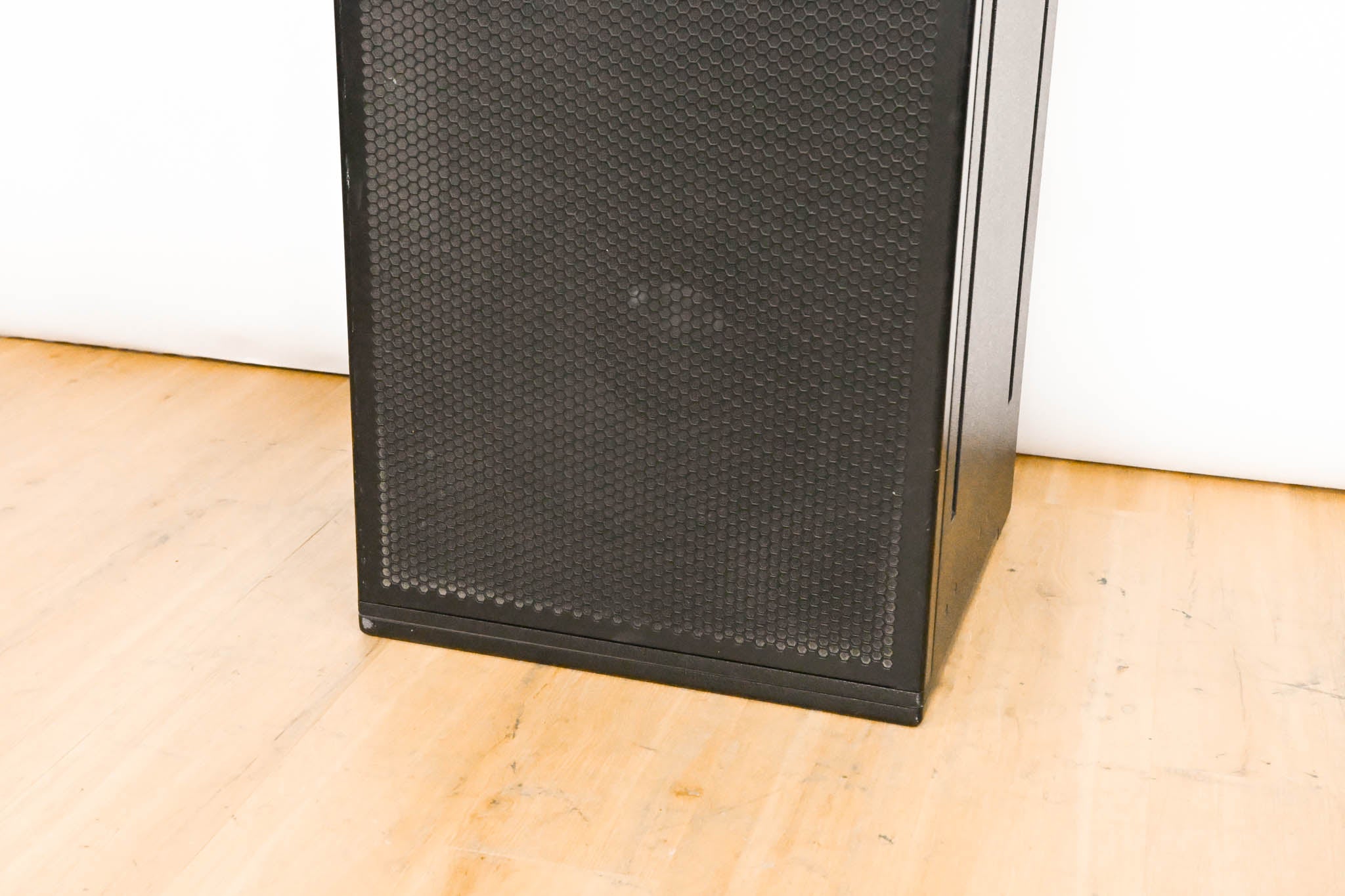 Meyer Sound 600-HP Compact High-Power Subwoofer