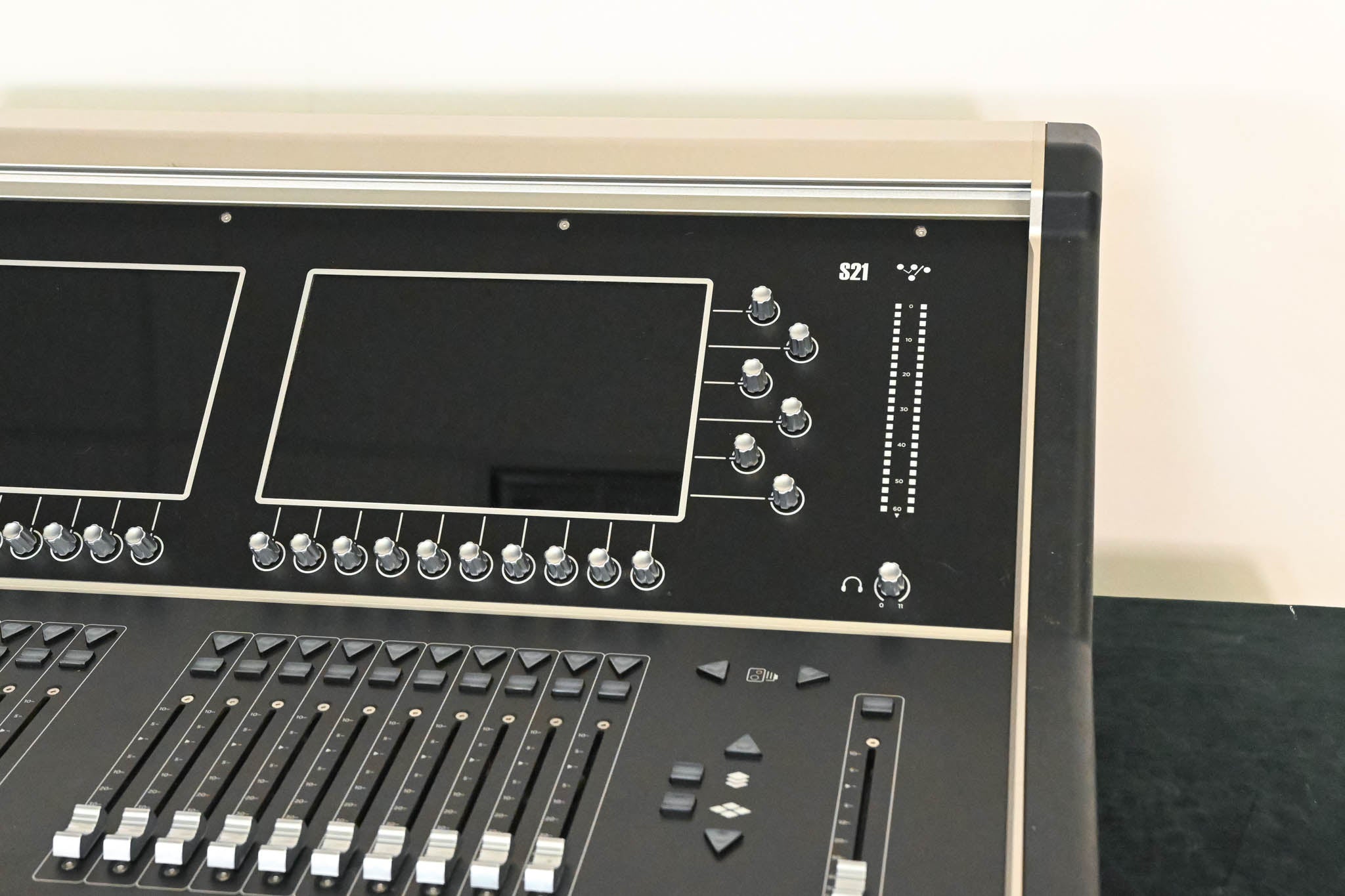 DiGiCo S21 48-Channel Digital Audio Mixing Console