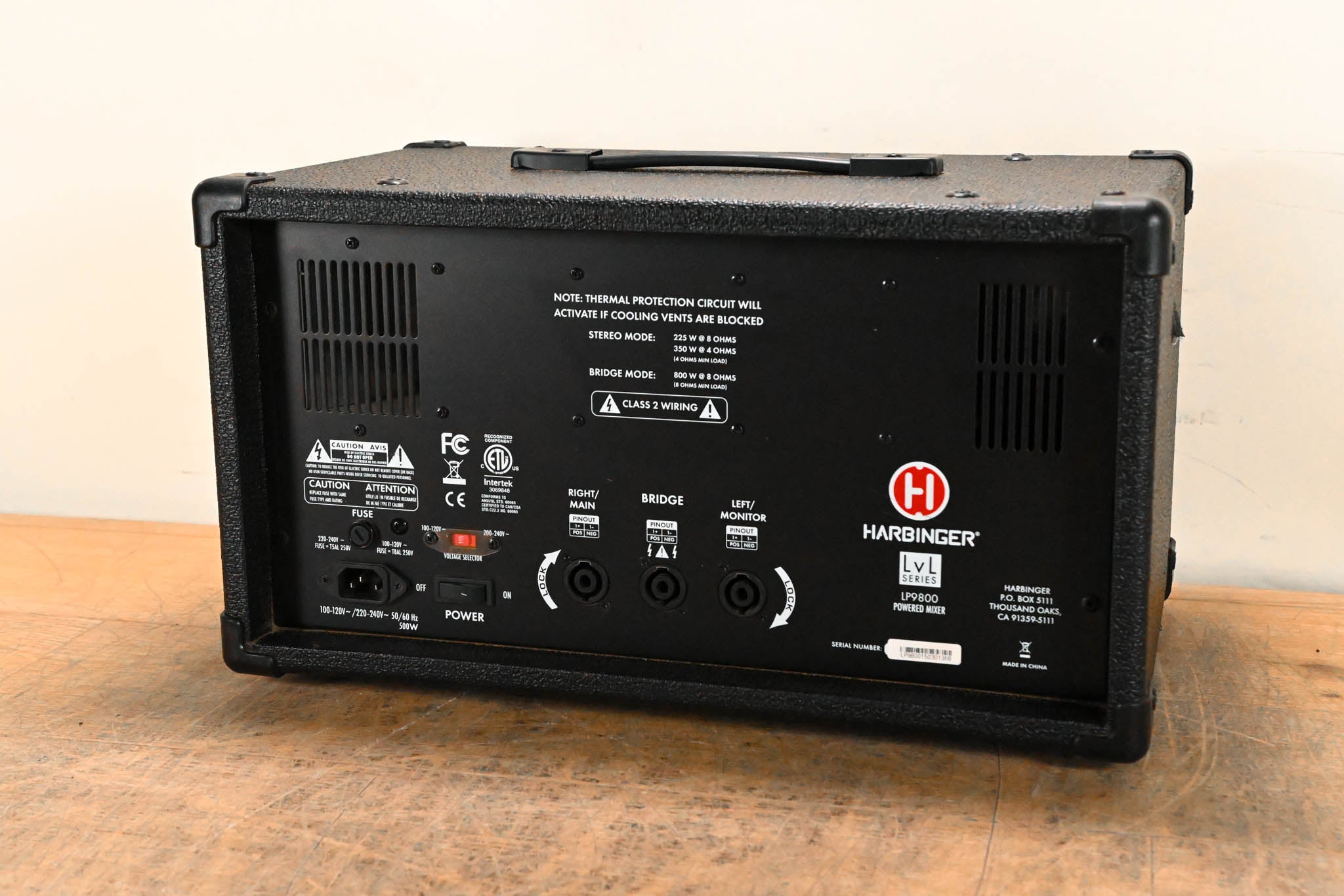 Harbinger LP9800 LVL Series Powered Mixer