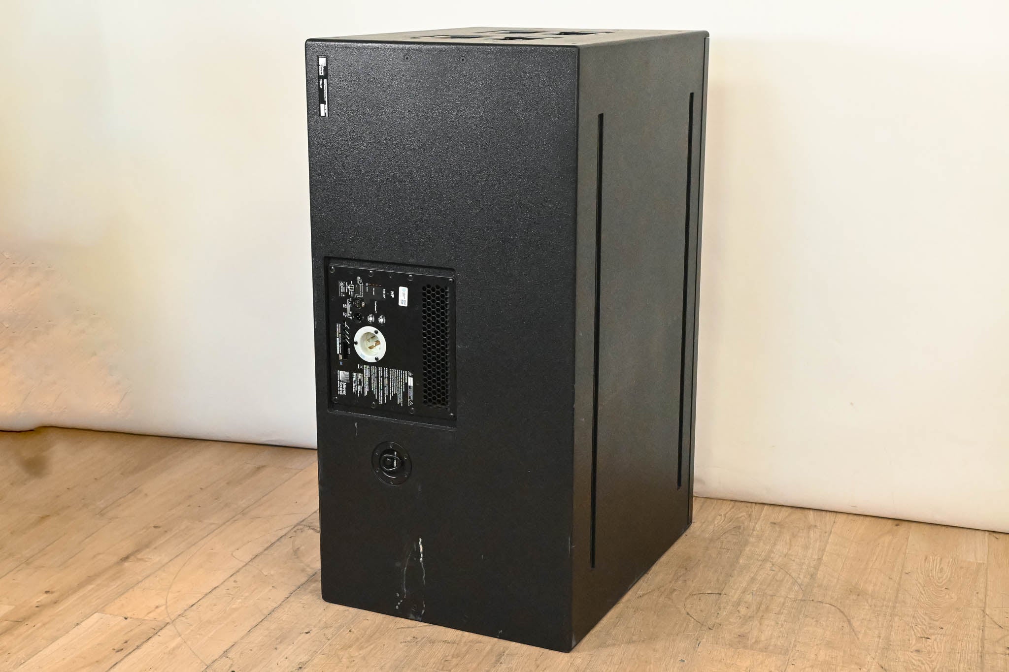 Meyer Sound 700-HP UltraHigh-Power Dual 18" Powered Subwoofer