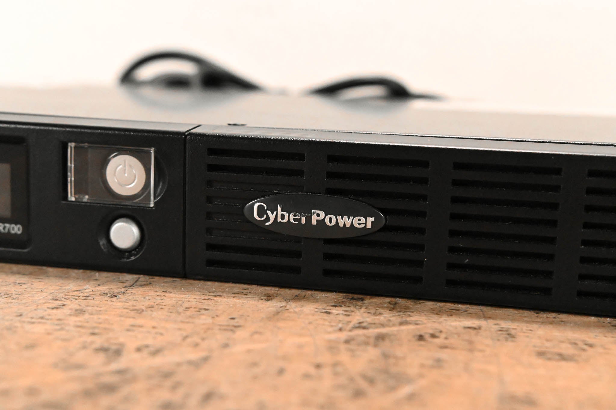 CyberPower OR700LCDRM1U Smart App LCD 700VA/400W 6-Outlet Rackmount UPS