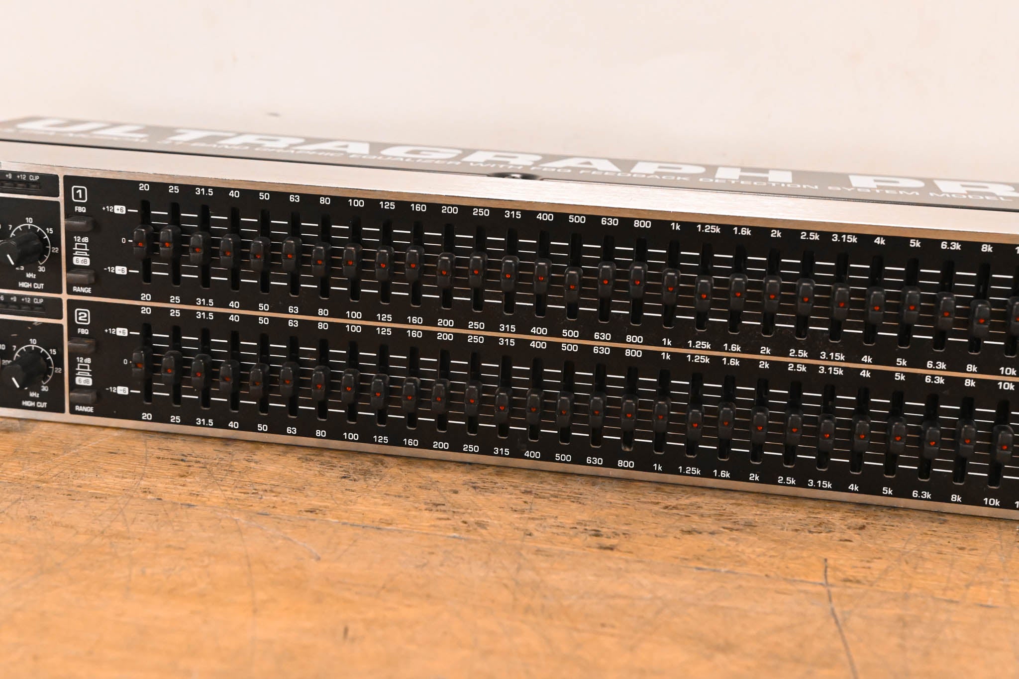 Behringer ULTRAGRAPH PRO FBQ3102 Dual 31-Band Graphic Equalizer