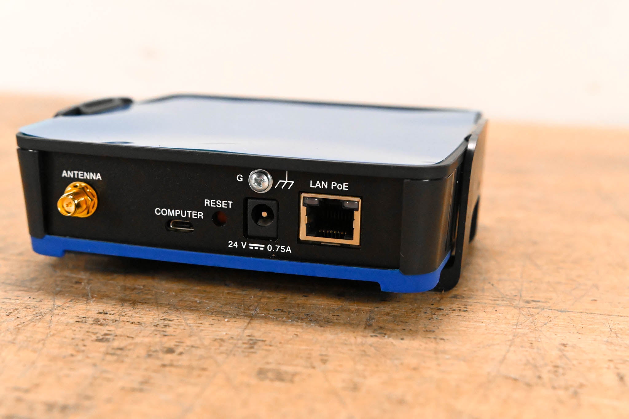 Crestron CEN-GWEXER-PWE infiNET EX Network and ER Wireless Gateway