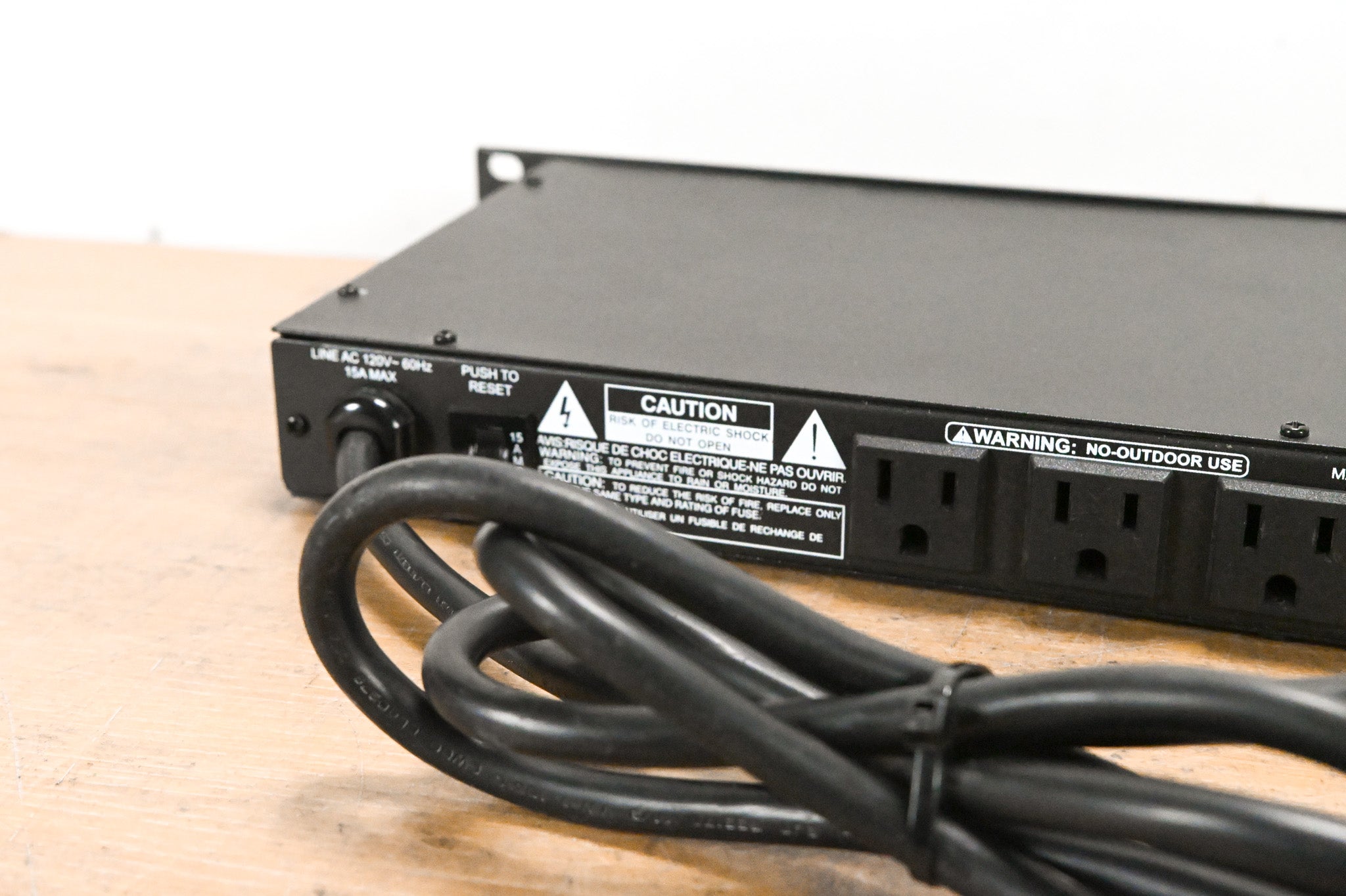 Furman M-8 8-Outlet Power Conditioner