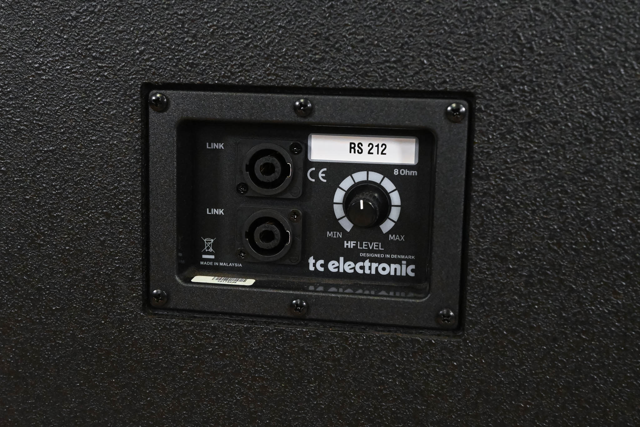 TC Electronic RS212 400W 2 x 12" Portable Bass Cabinet