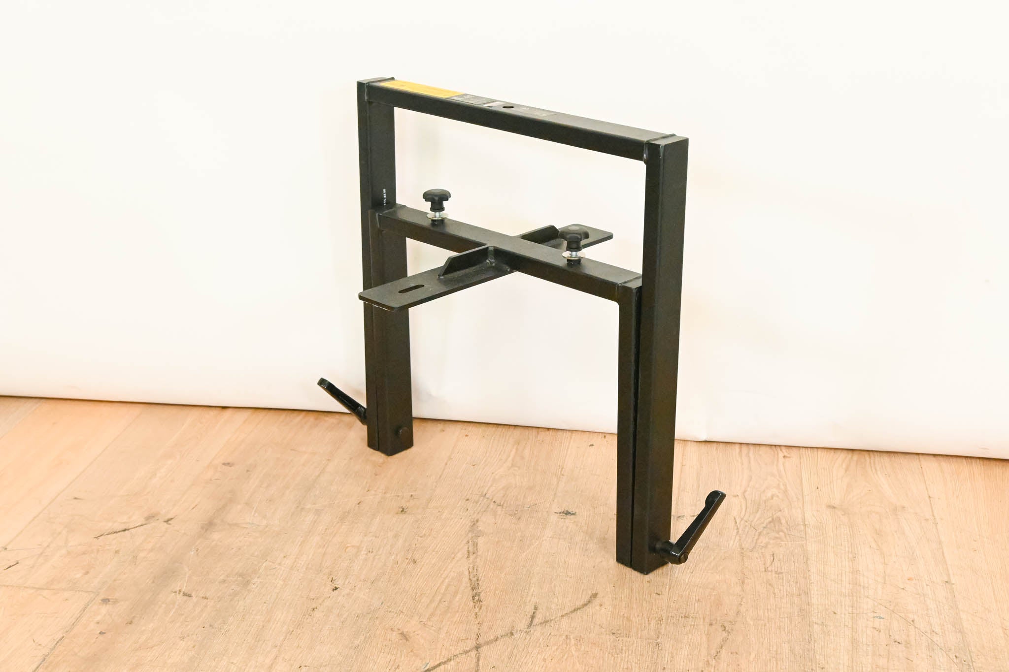 Meyer Sound MYA-UPQ Mounting Cradle Style Yoke for UPQ Speaker