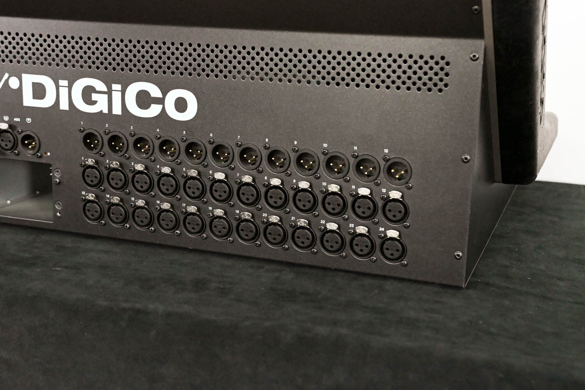 DiGiCo S21 48-Channel Digital Audio Mixing Console