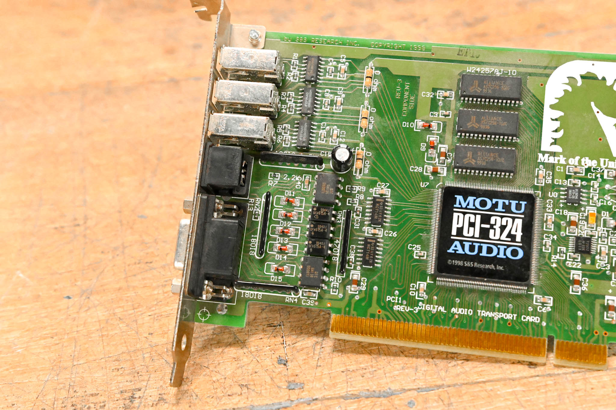 MOTU PCI-324 72-Channel Cross-Platform PCI Card