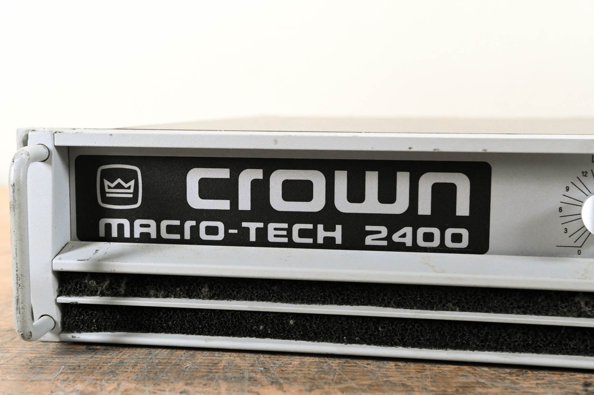 Crown Macro-Tech 2400 2-Channel Power Amplifier