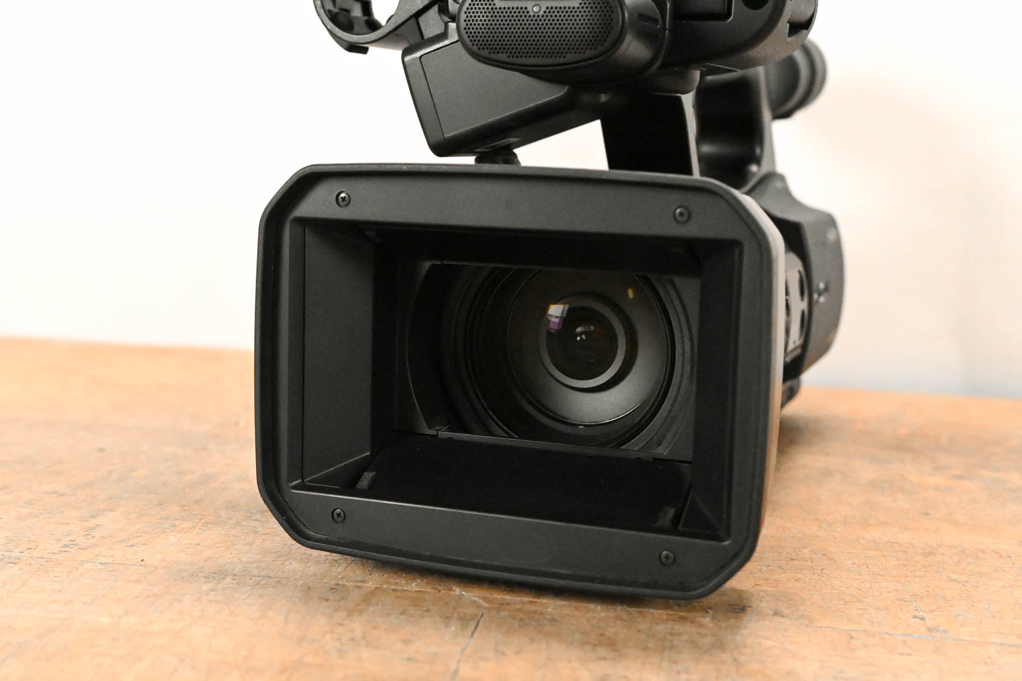 Sony HVR-Z5U Professional 1/3" 3-CMOS HDV Camcorder