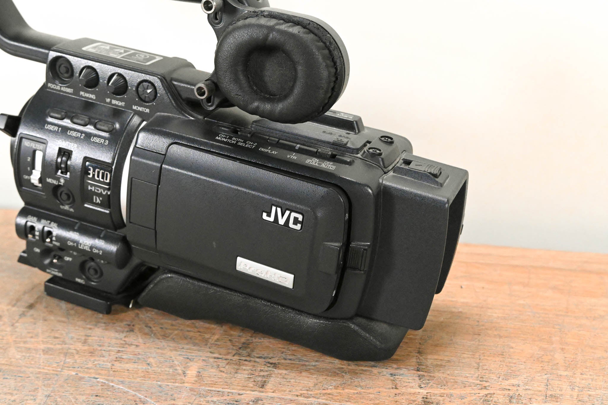 JVC GY-HD110U 1/3" 3-CCD Professional HDV Camcorder