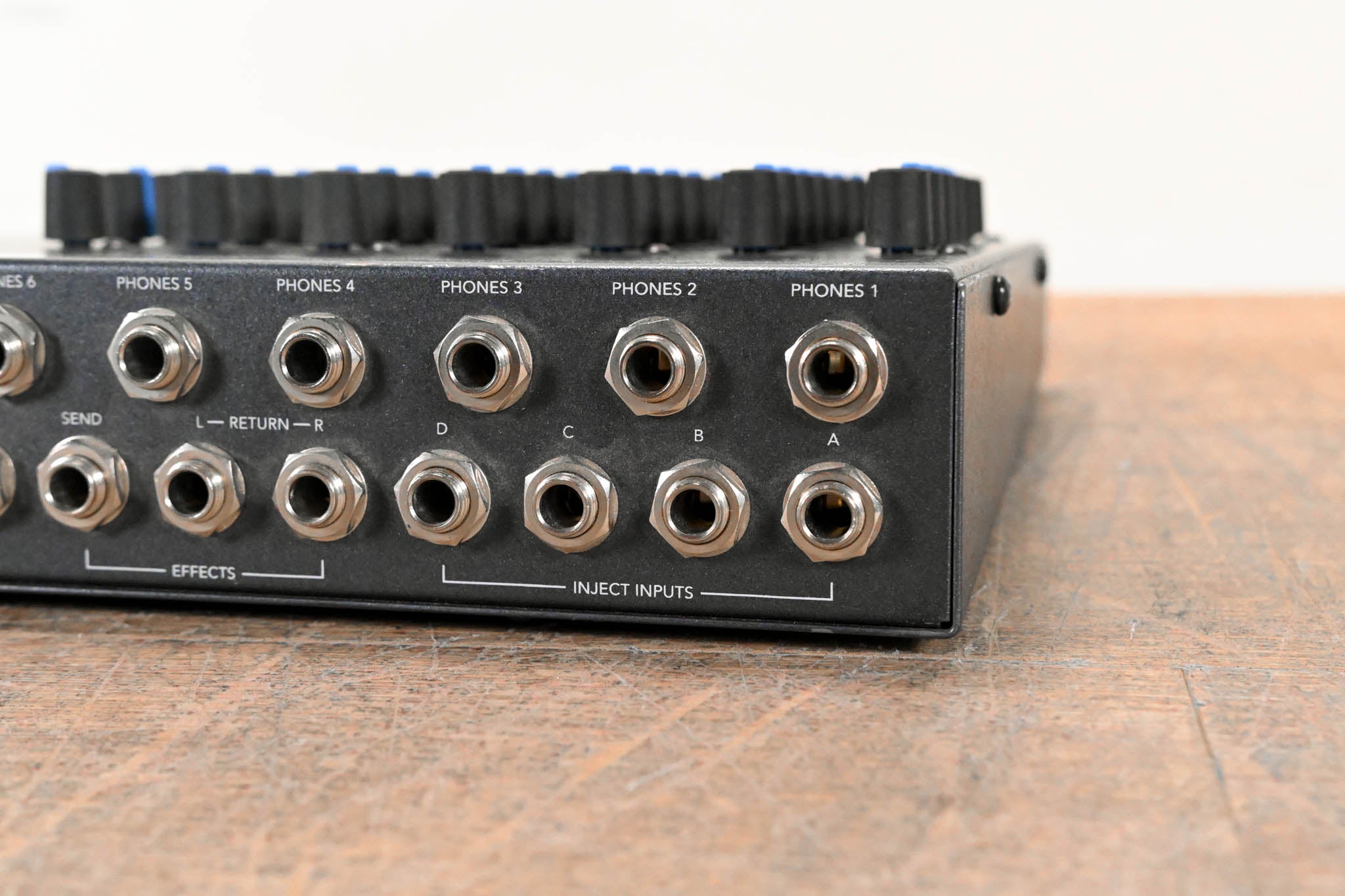 Oz Audio Q-Mix HM-6 6-Channel Headphone Mixer/Amplifier