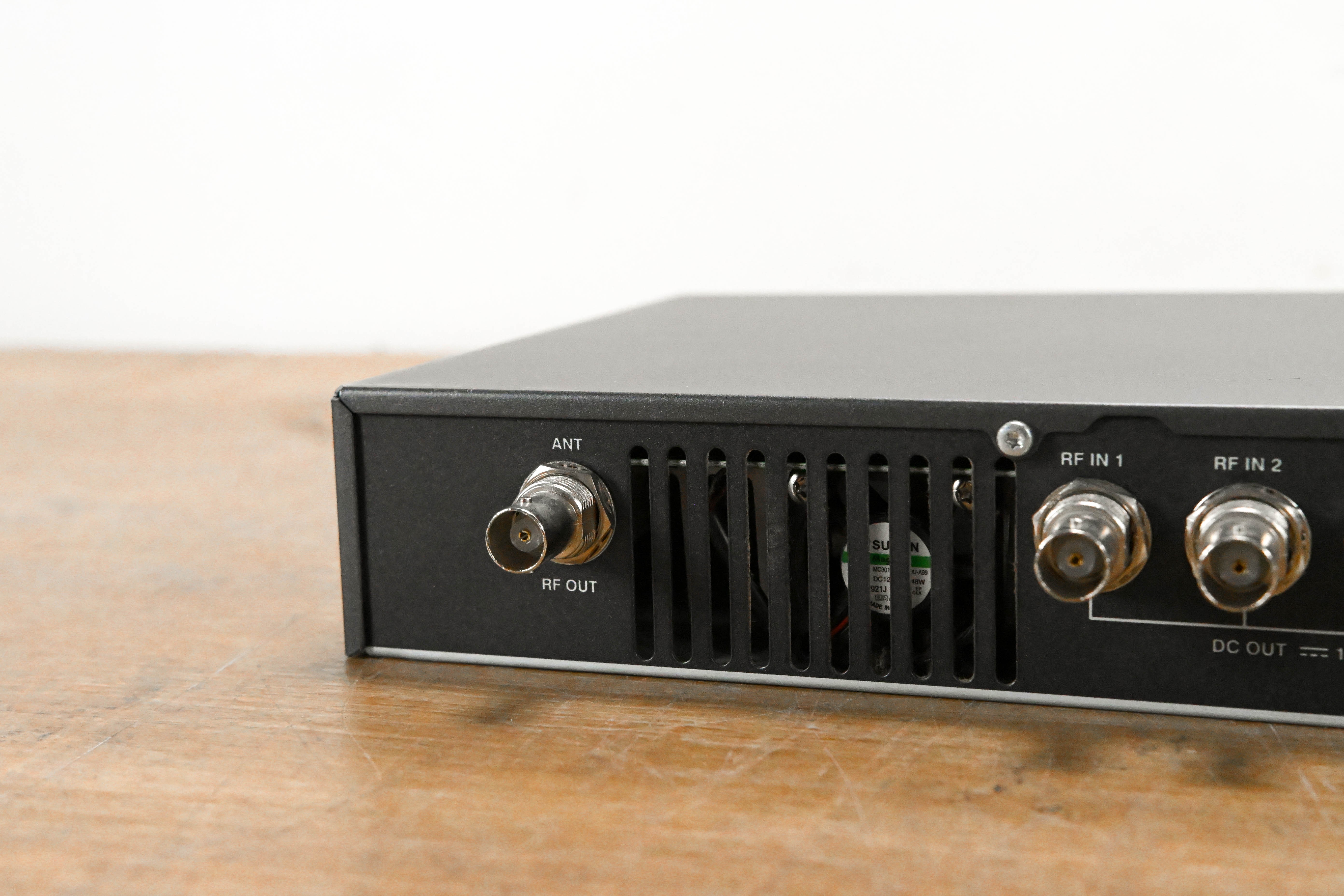 Sennheiser AC3 Antenna Combiner - 500-870 MHz