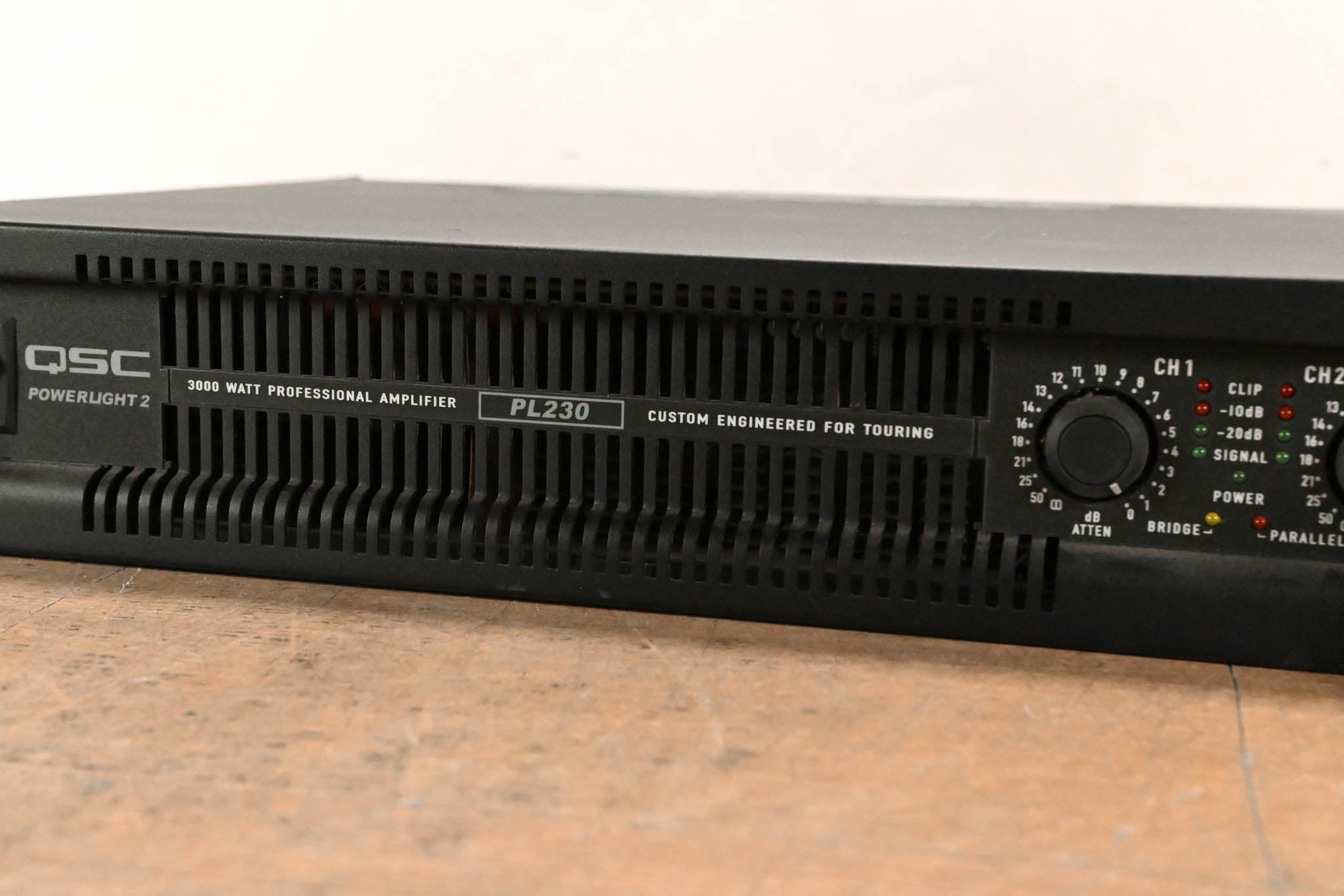 QSC PL230 PowerLight 2 Series 2-Channel 1500W Power Amplifier