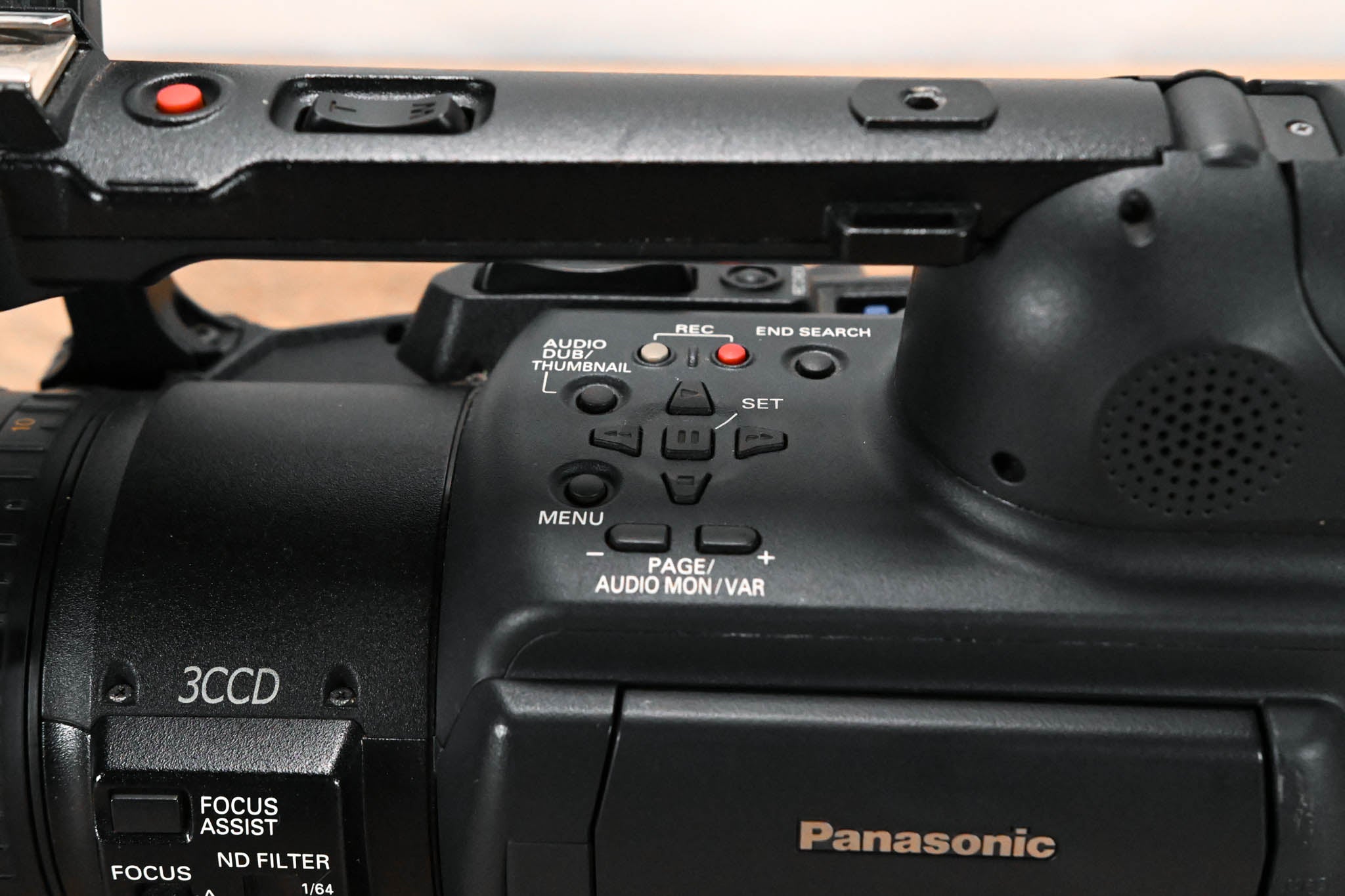 Panasonic AG-HVX200AP 3-CCD P2/DVCPRO HD Camcorder