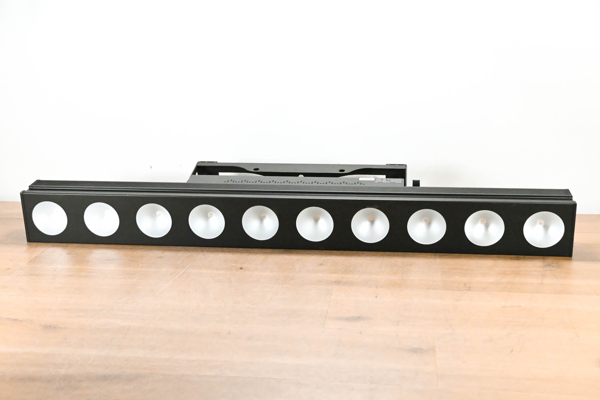 Elation CuePix Batten 10x 30W 3-in-1 RGB COB LEDs