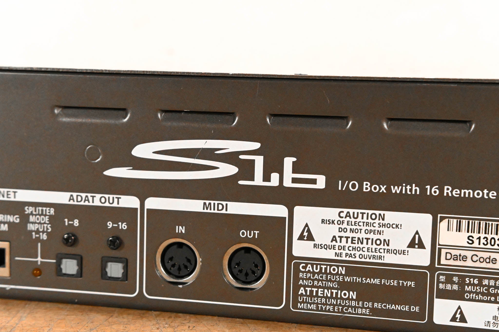Behringer S16 16 x 8 Digital Stage Box