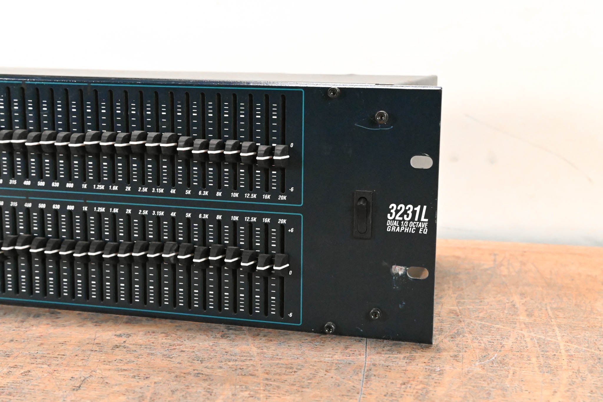 dbx 3231L Dual 1/3 Octave Graphic Equalizer