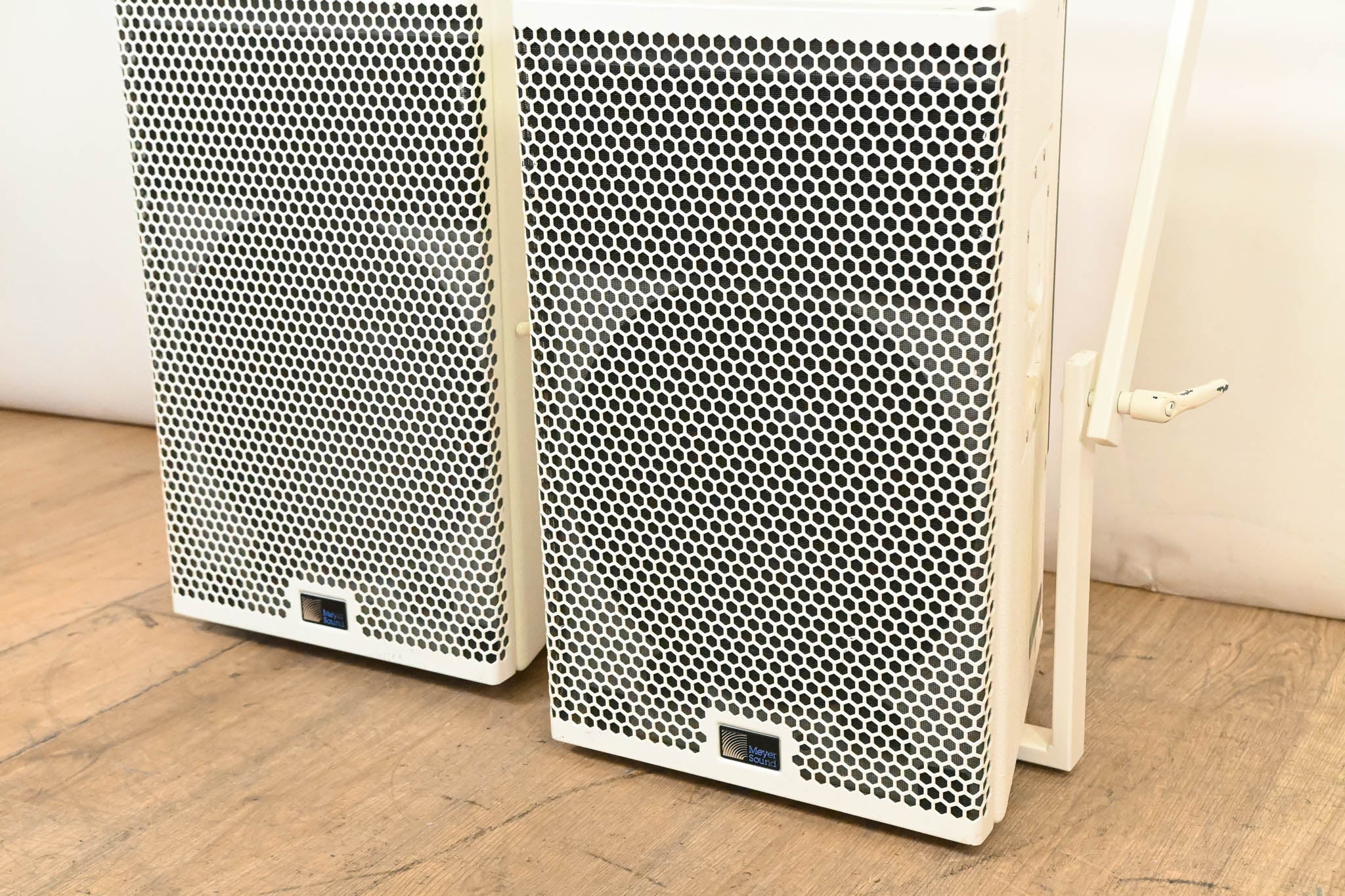 Meyer Sound UPA-1P Compact Wide Coverage Loudspeaker - WHITE (PAIR)