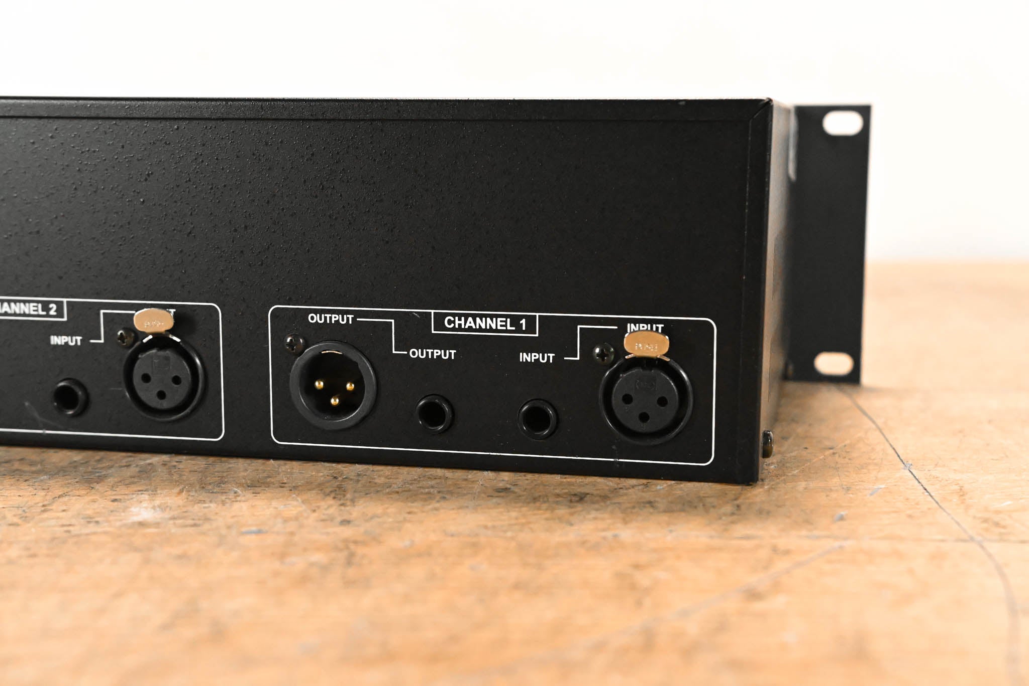 dbx 231 Dual-Channel 31-Band Graphic Equalizer