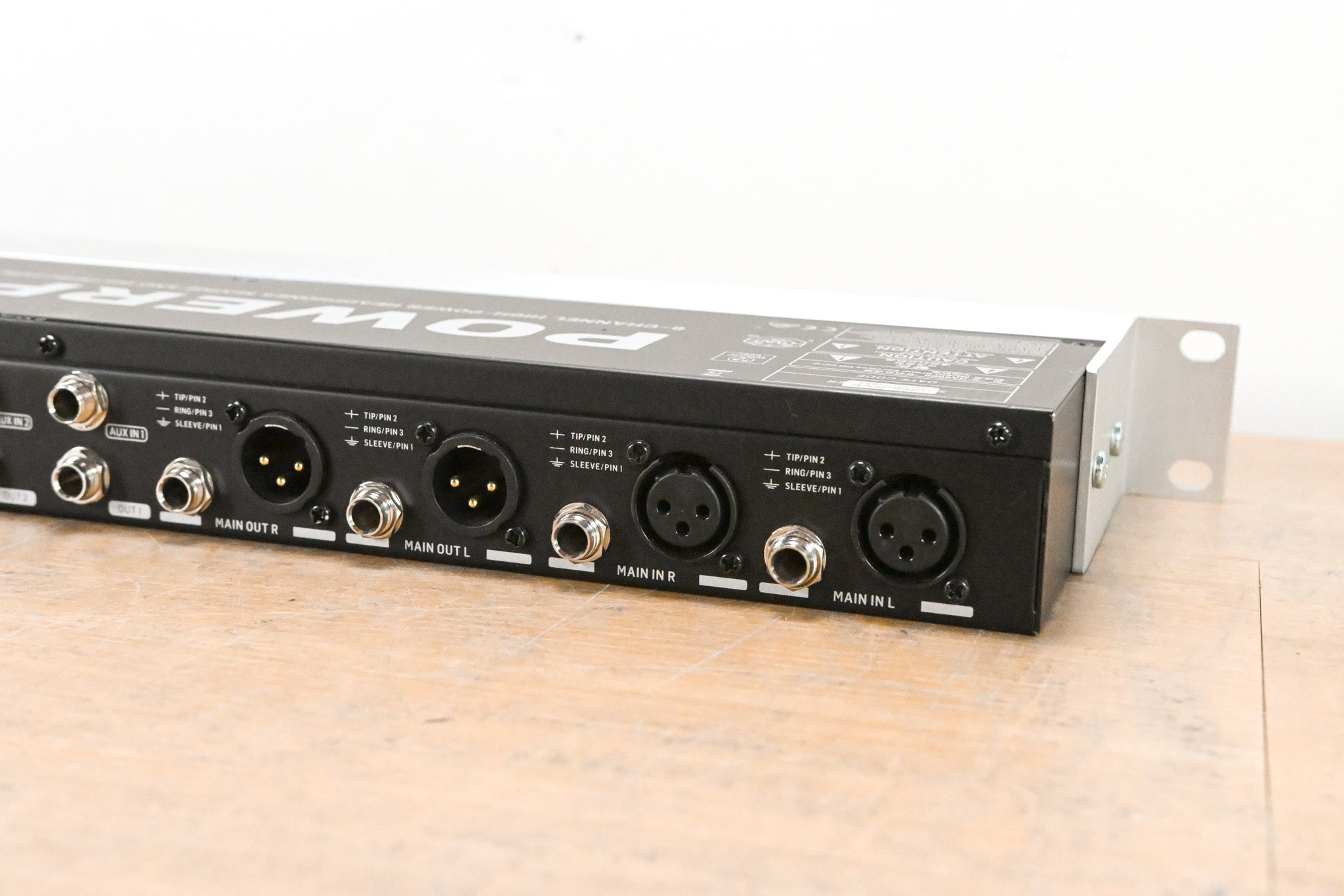 Behringer POWERPLAY HA6000 6-CH Headphone Mixing/Distribution Amplifier