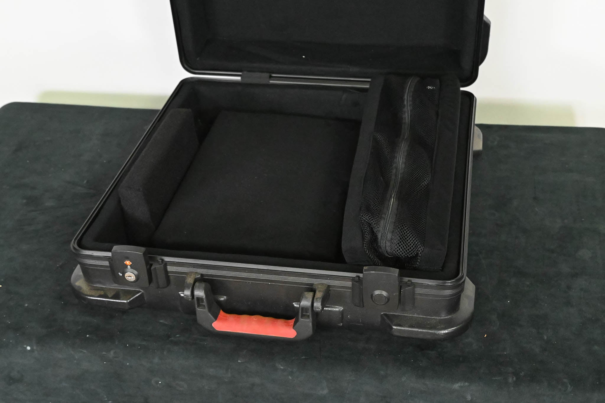 Gator Cases GTSA-AVPROJECT TSA Projector Case - 18" x 18" x 6″