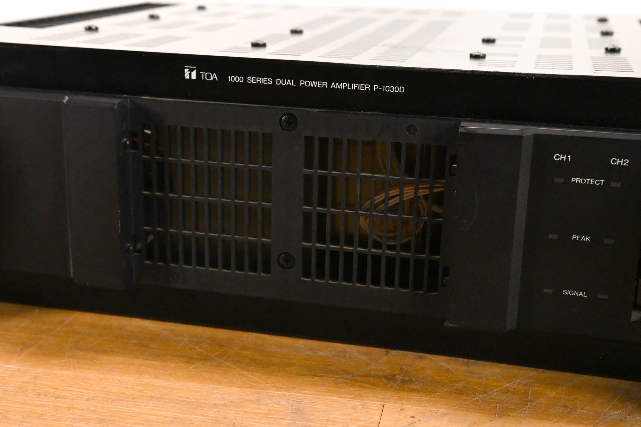 TOA P-1030D 2-Channel Power Amplifier