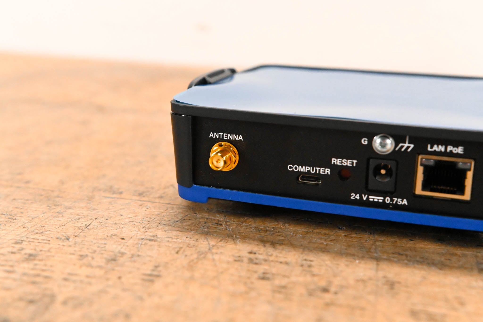 Crestron CEN-GWEXER-PWE infiNET EX Network and ER Wireless Gateway