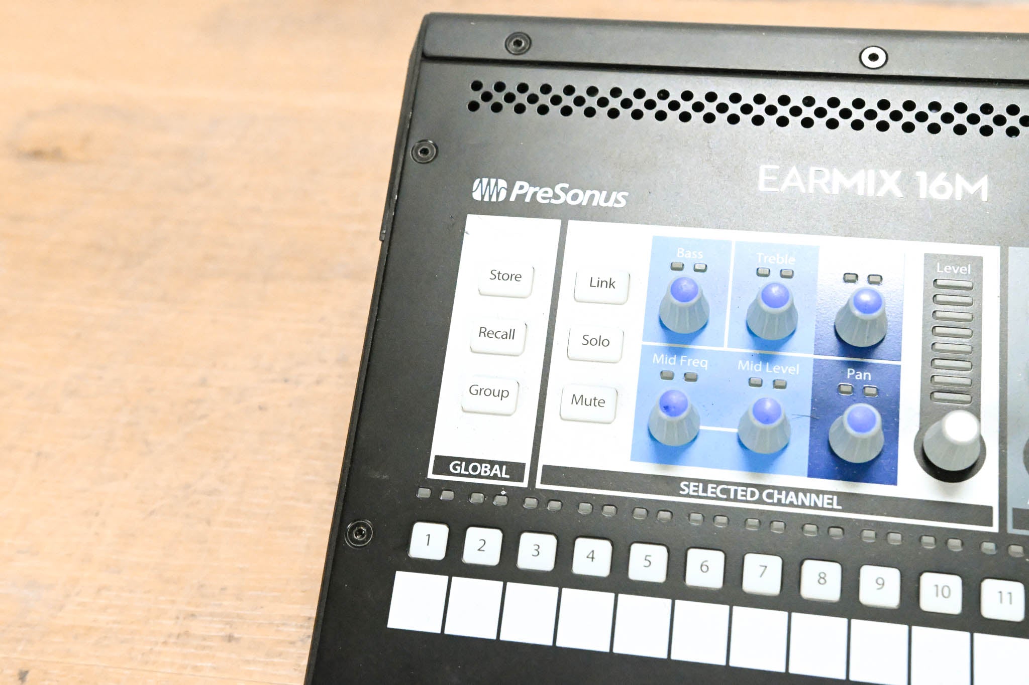 PreSonus EarMix 16M 16-Channel AVB Personal Monitor Mixer
