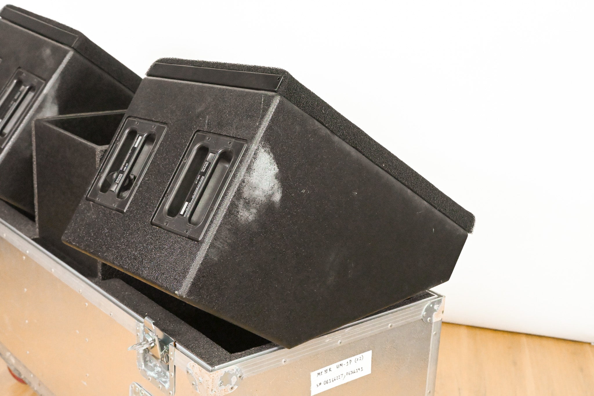 Meyer Sound UM-1P 12" Powered Stage Monitor Speaker (PAIR) w/ Road Case
