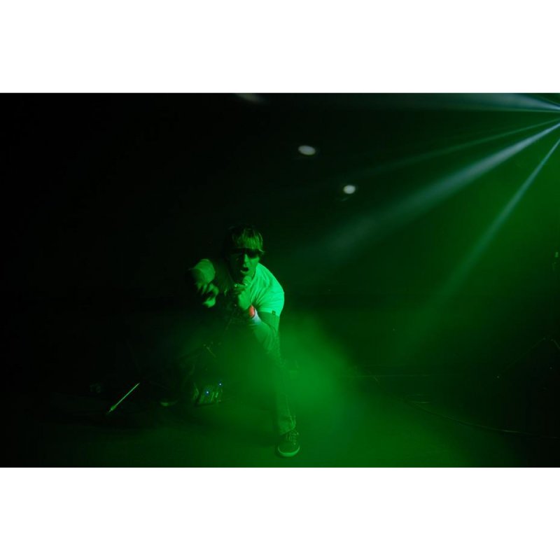 Lightweight and compact fog machine combining dens
