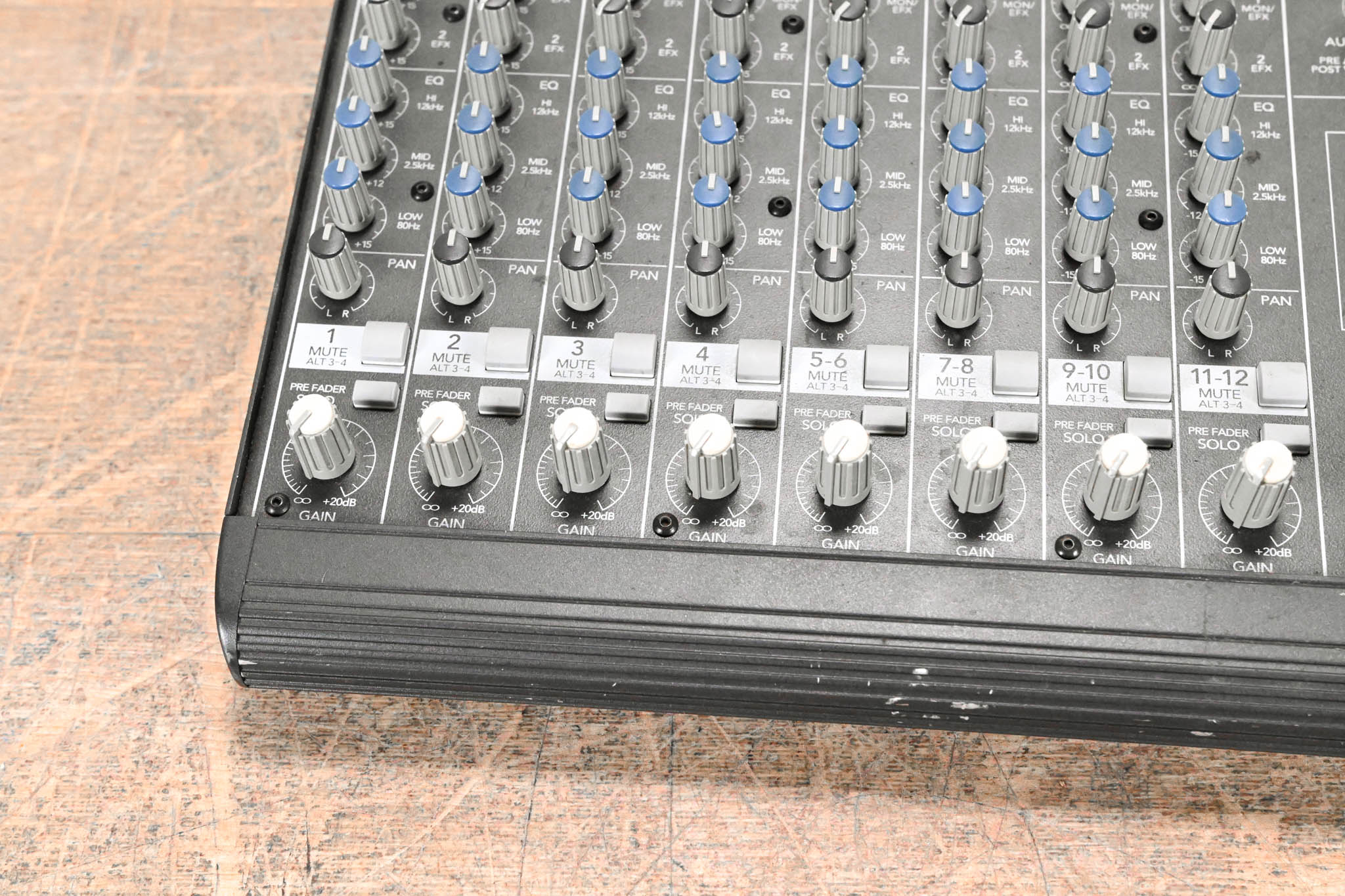 Mackie 1202-VLZ PRO 12-Channel Mic/Line Mixer