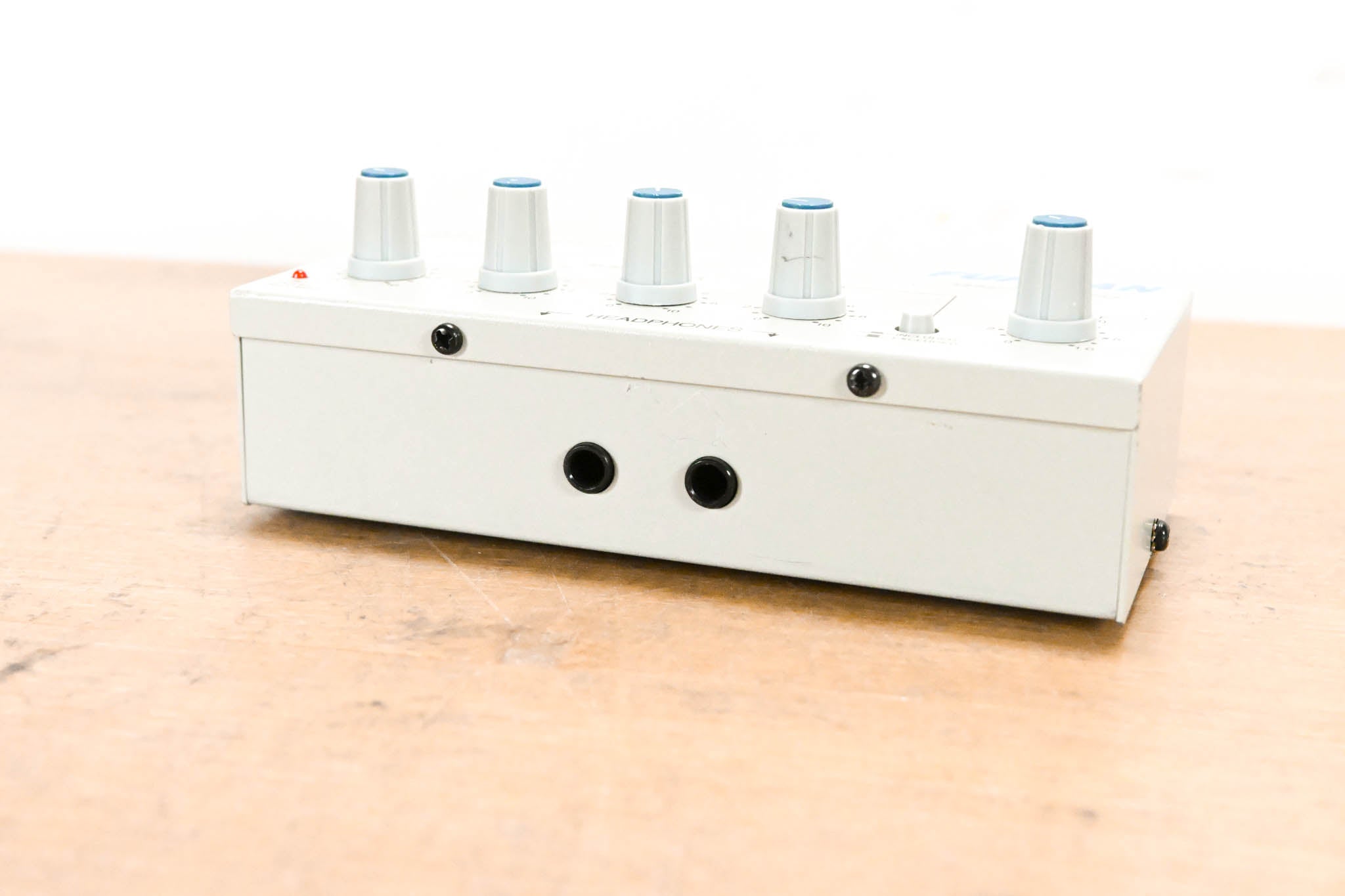 Furman HR-6 6-Channel Headphone Mixing Station