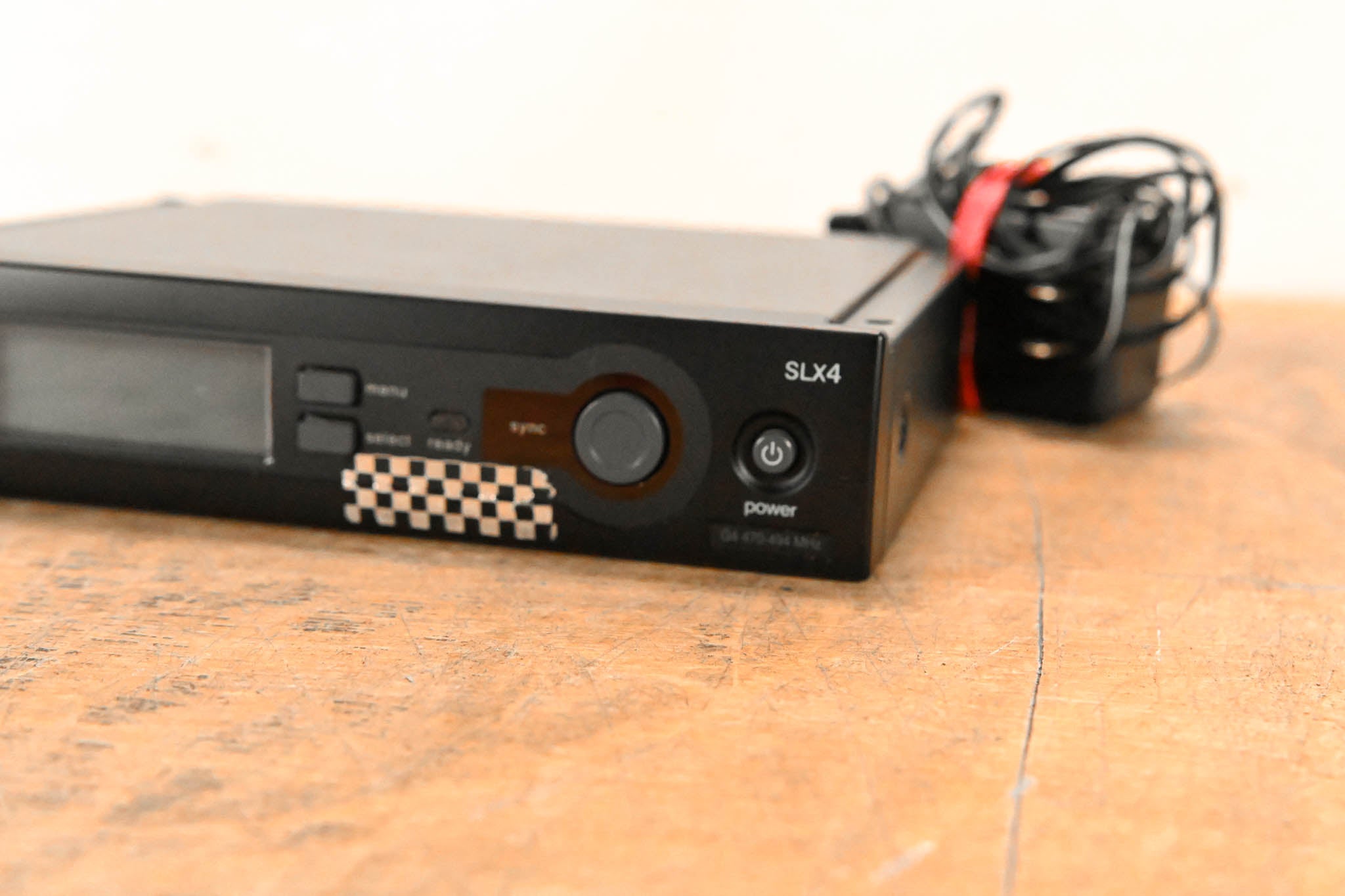 Shure SLX4 Wireless Receiver - G4 Band: 470-494 MHz