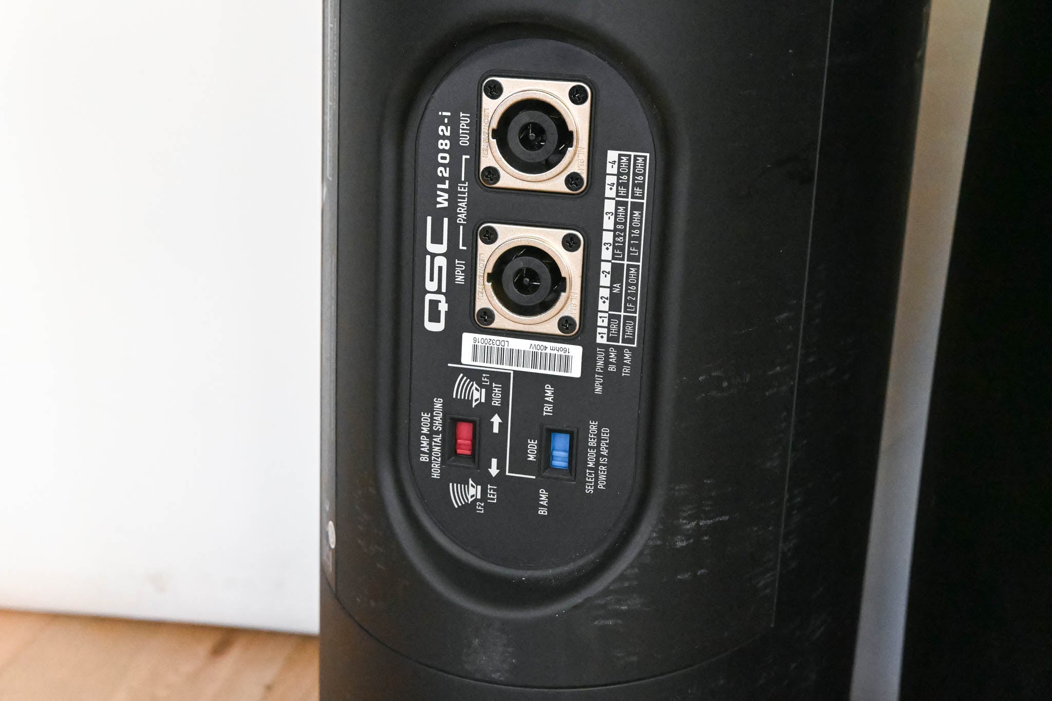 QSC WL2082-i Installation Line Array Loudspeaker (PAIR)