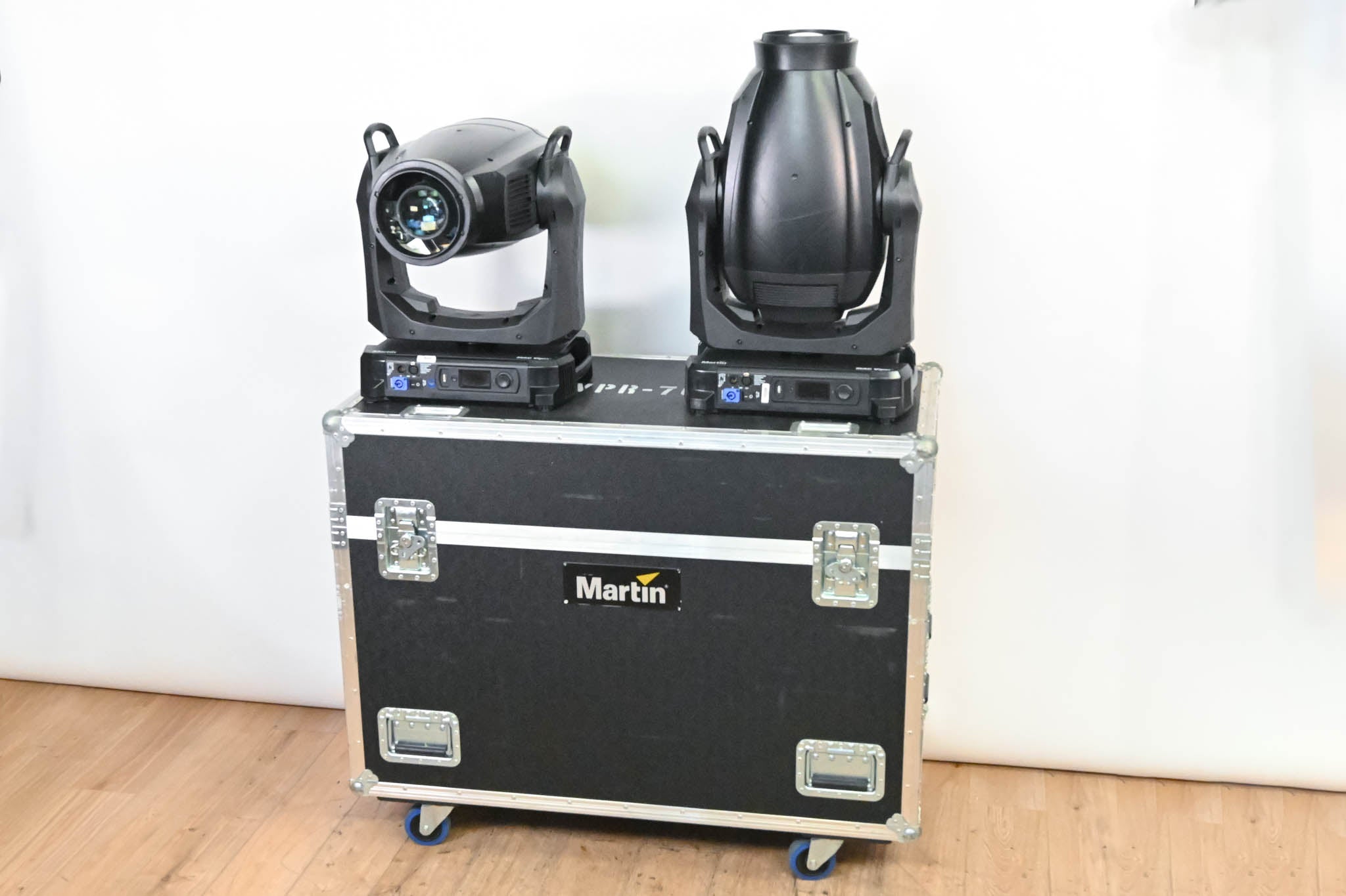 Martin MAC Viper AirFX Aerial Effects Fixture Pair with Flight Case