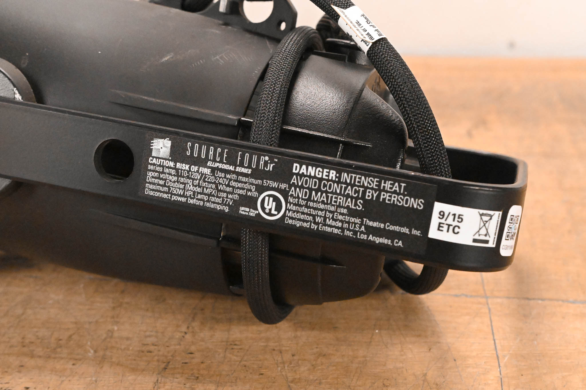 ETC Source Four Jr 25-50 Degree Zoom 575 Ellipsoidal Light