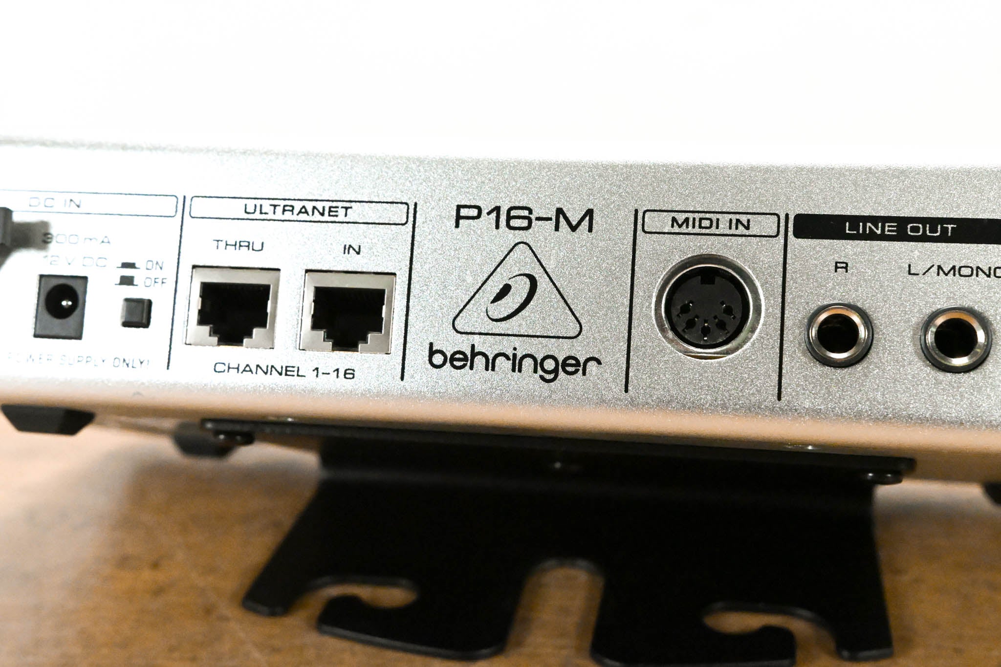 Behringer Powerplay P16-M 16-Channel Digital Personal Mixer