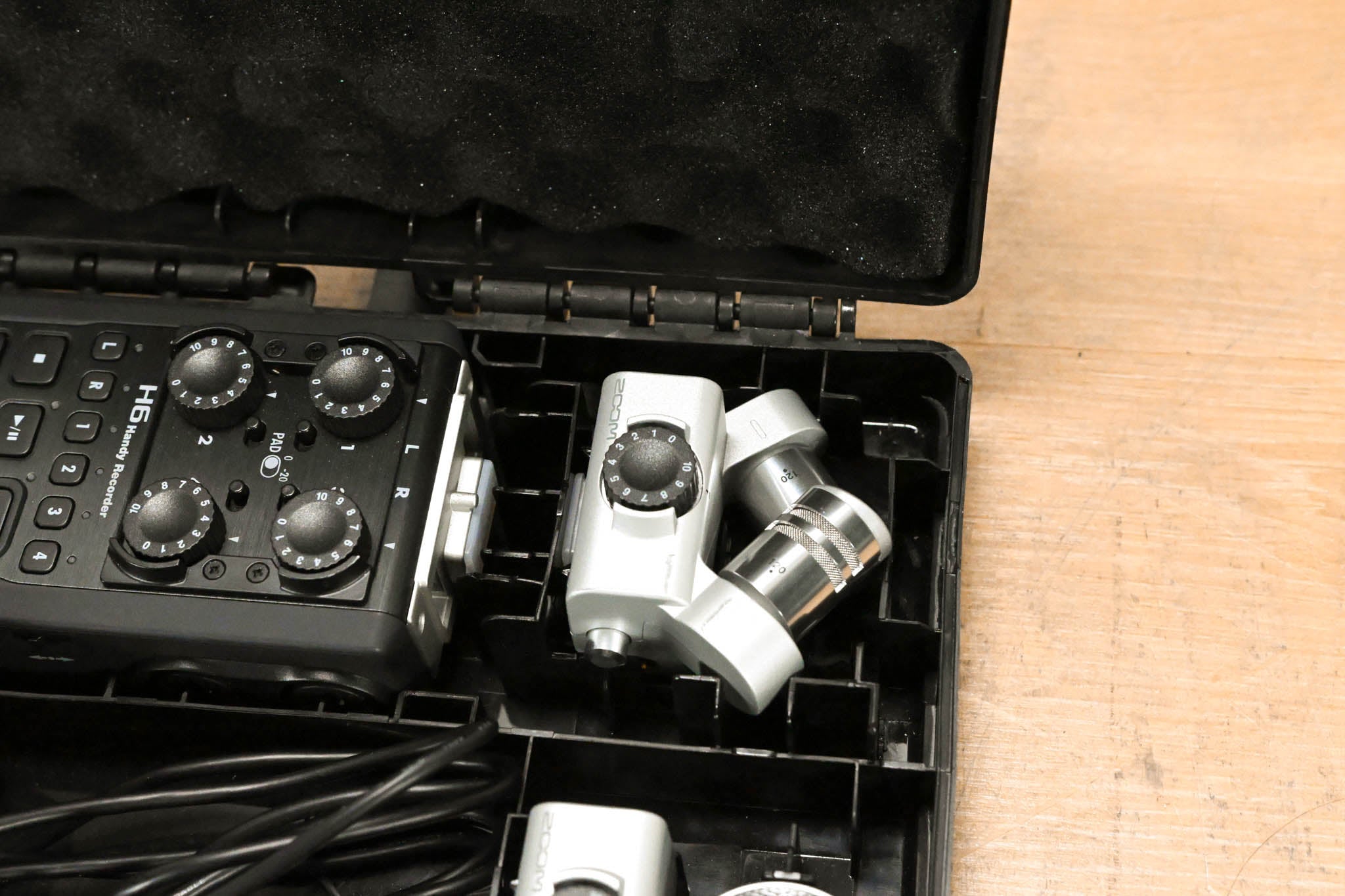 Zoom H6 6-CH Portable Handy Recorder w/ X/Y & Mid-Side Mic Attachments