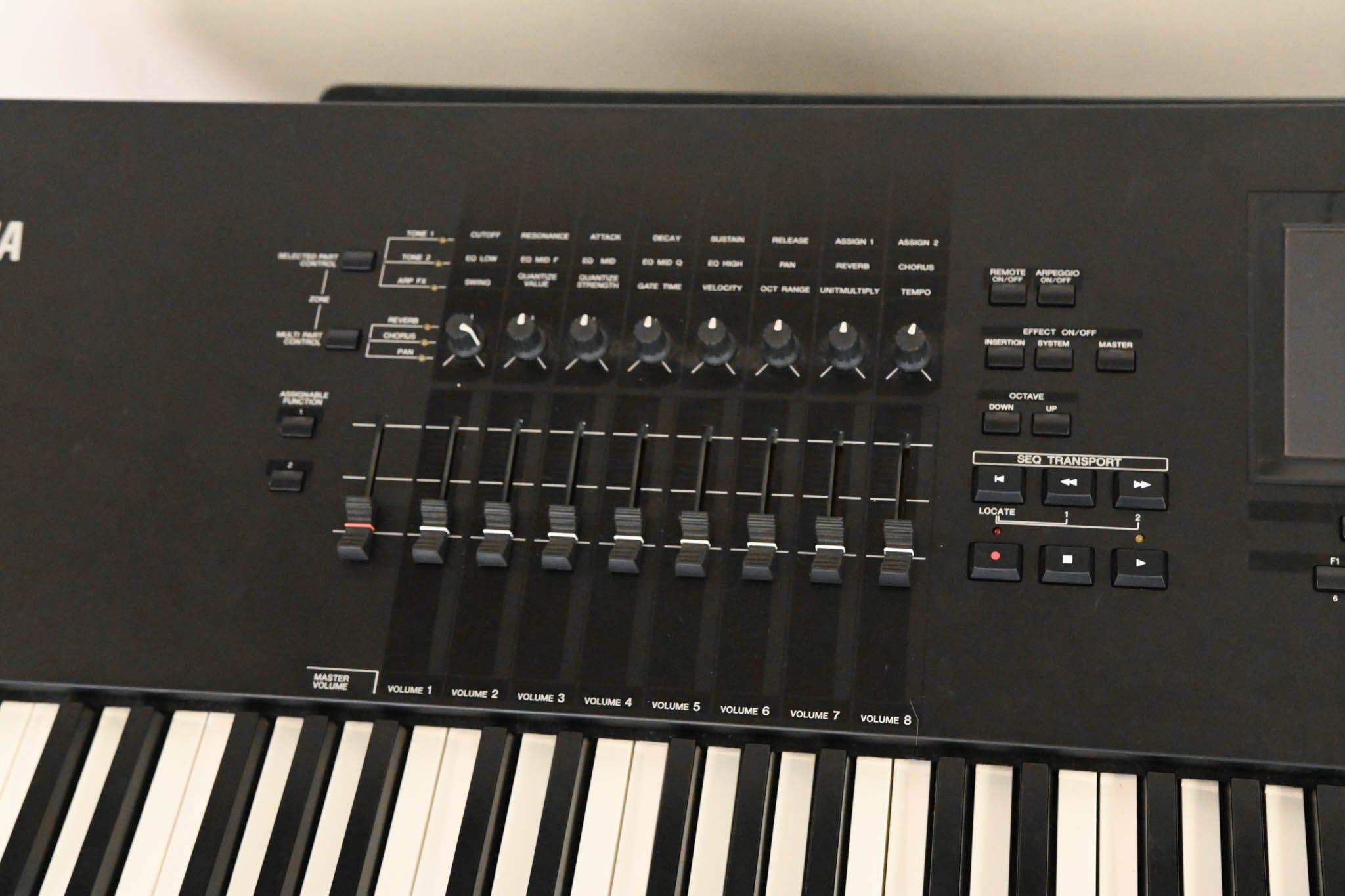 Yamaha MOTIF XF8 88-Key Workstation Keyboard