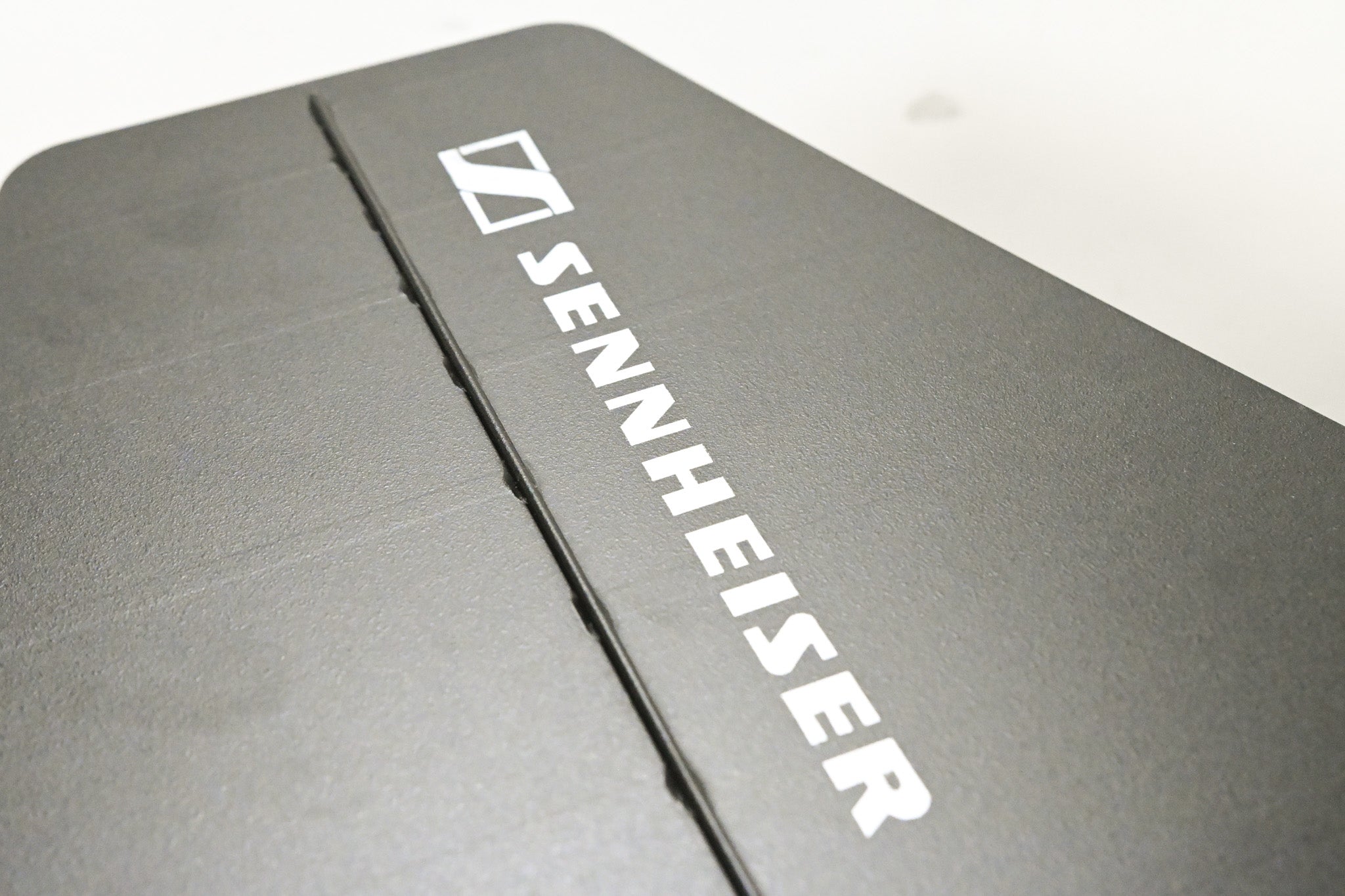 Sennheiser A-2003-UHF Passive Directional Antenna - 450-960 MHz