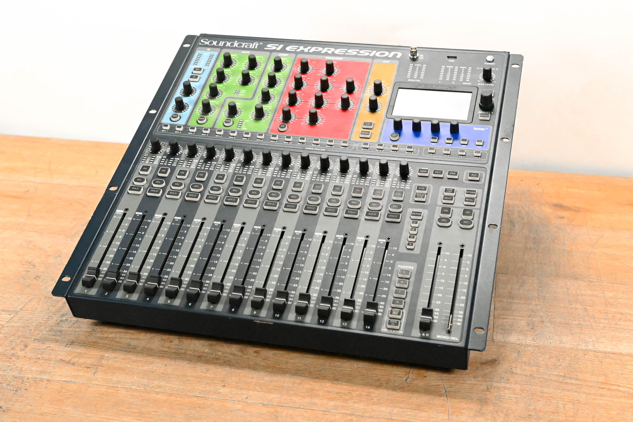 Soundcraft Si Expression 1 16-Channel Digital Audio Mixing Console
