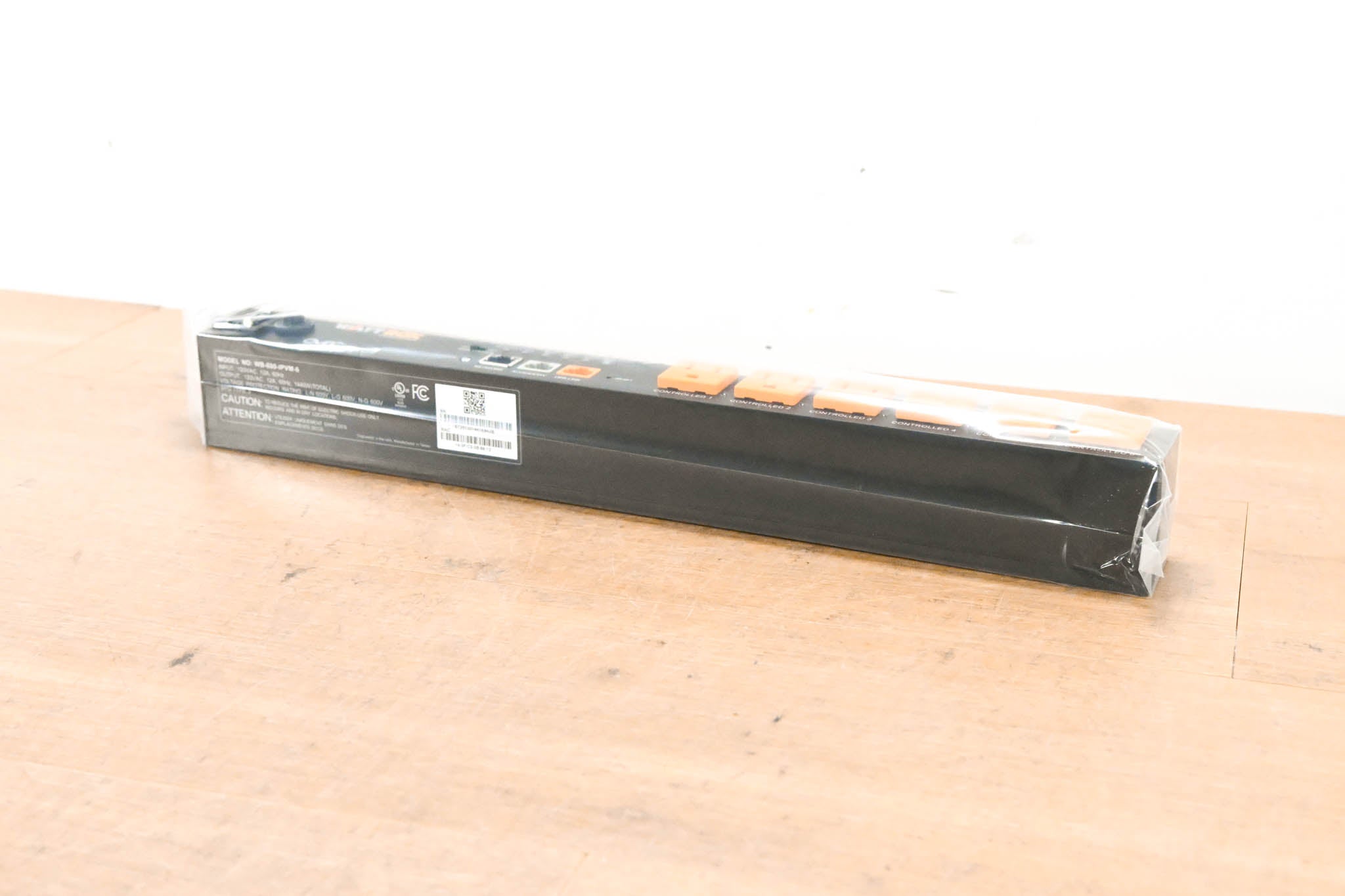 WattBox WB-800-IPVM-6 Rackmount IP Power Conditioner (6 Outlets)