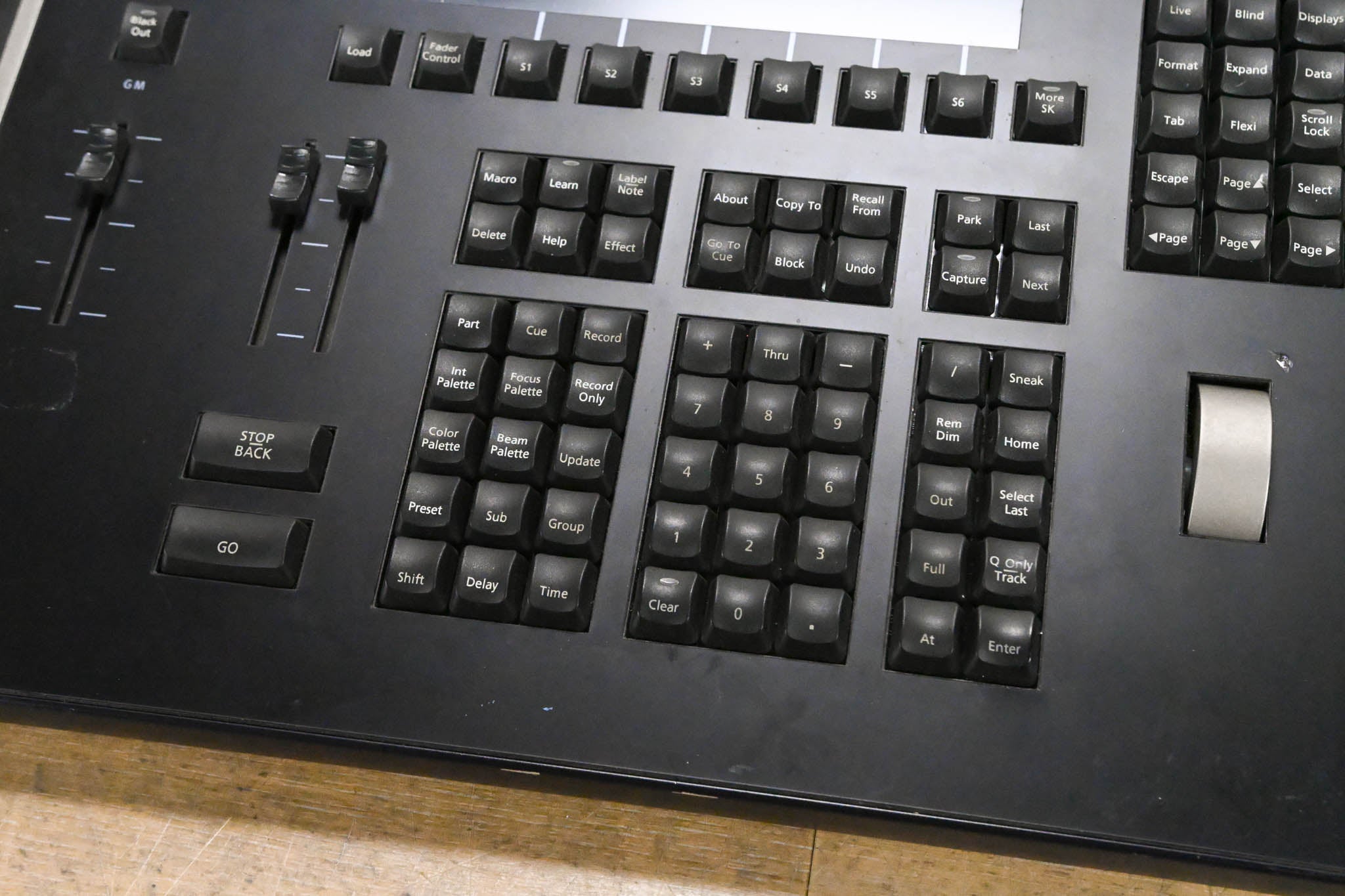 ETC ION 1000 Lighting Console