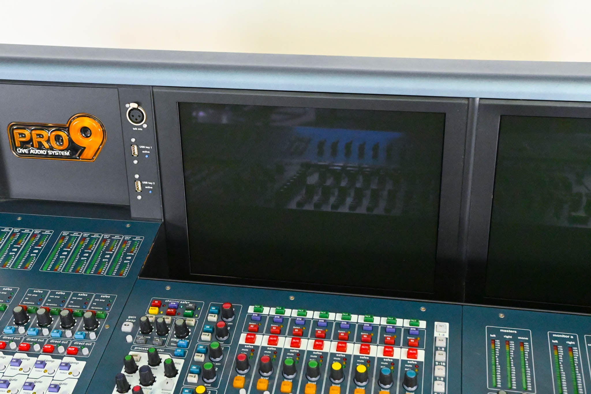 Midas PRO9 Live Audio Mixing System with DL371 Engine and Road Case