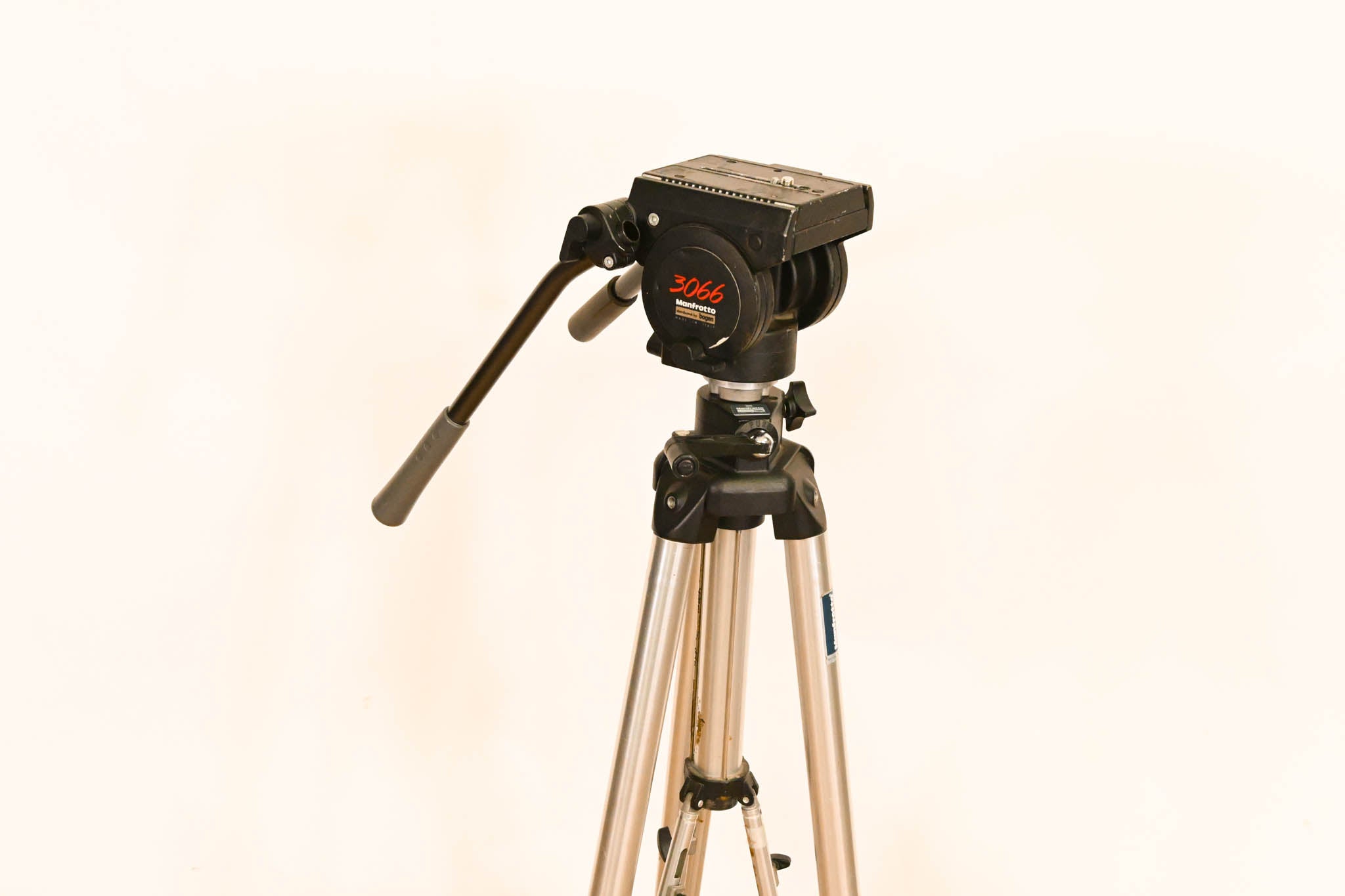 Manfrotto/Bogen 3068 Video Tripod with 3066 Fluid Head