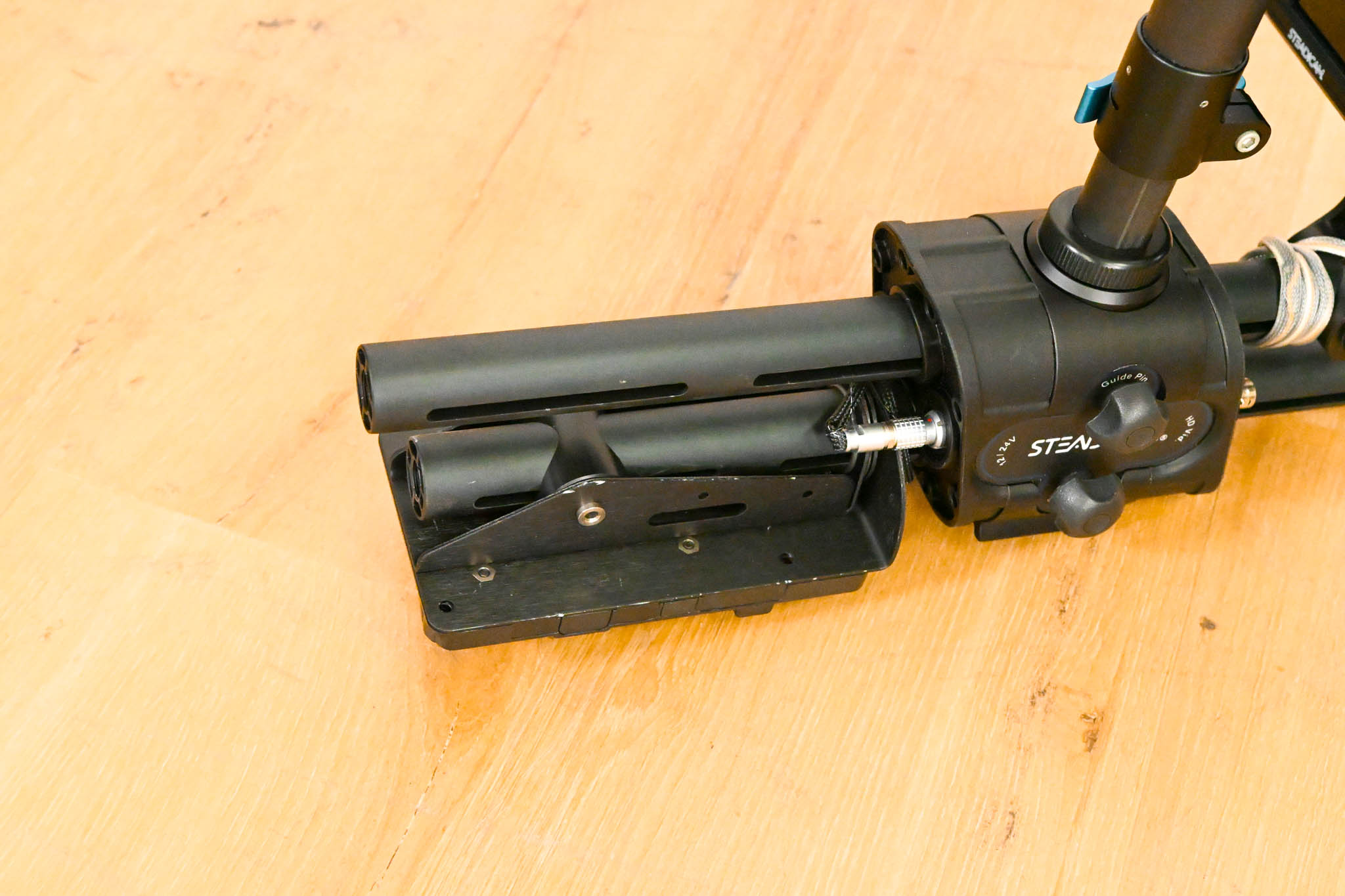 Steadicam Zephyr HD Camera Stabilizer System w/Arm, Vest, Monitor & Case