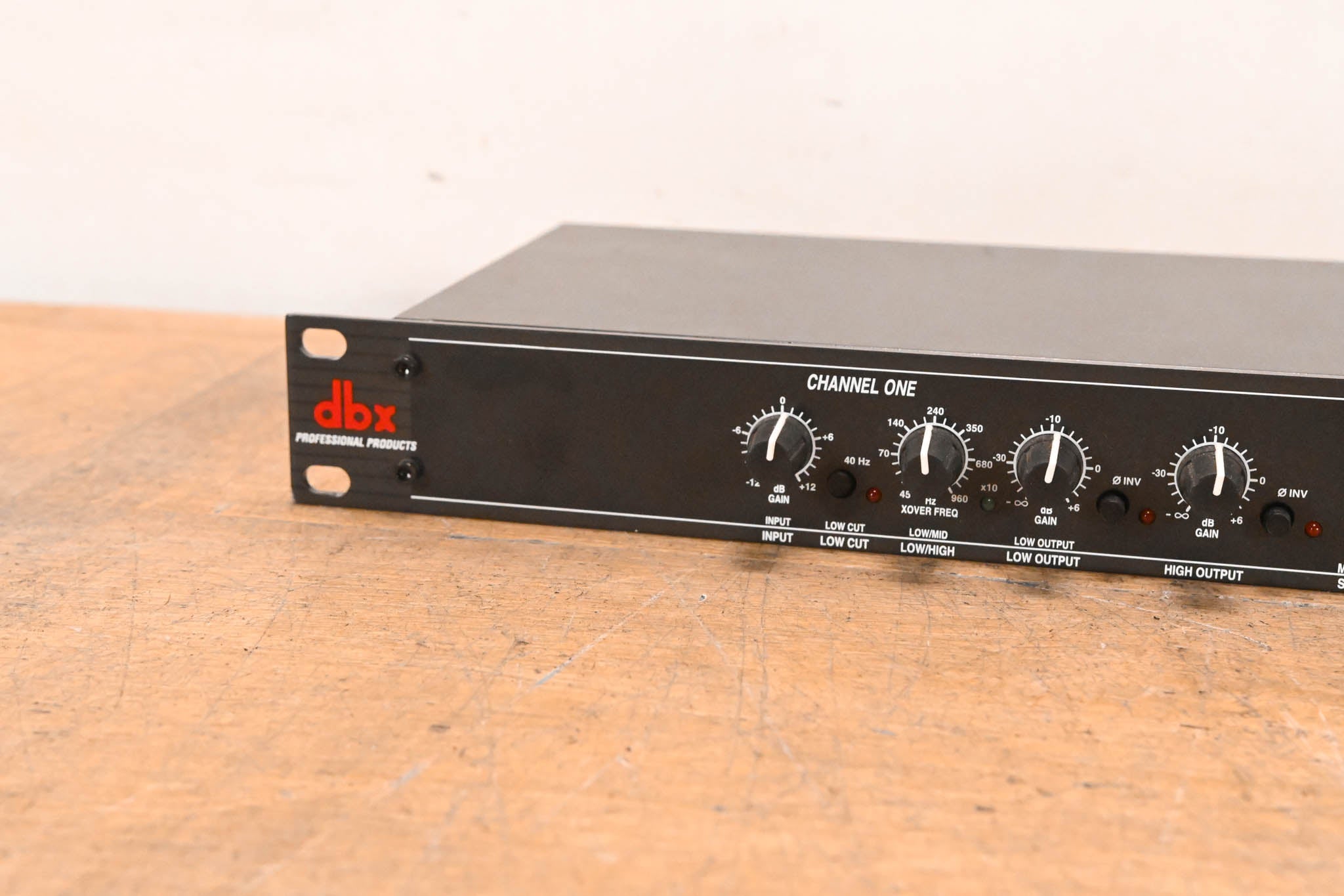 dbx 223XL Stereo 2-Way / Mono 3-Way Crossover